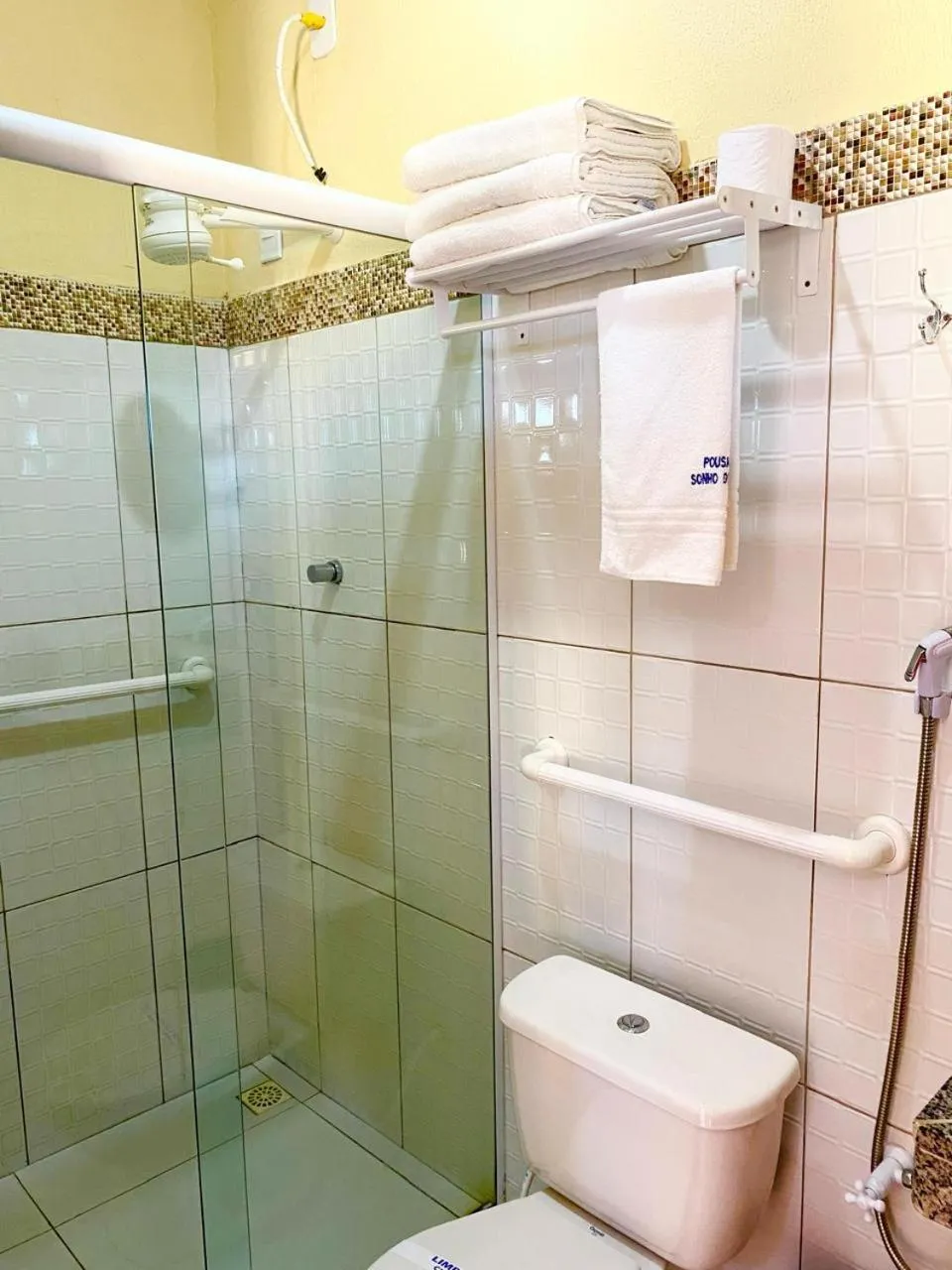 Shower in Pousada Sonho de Mar