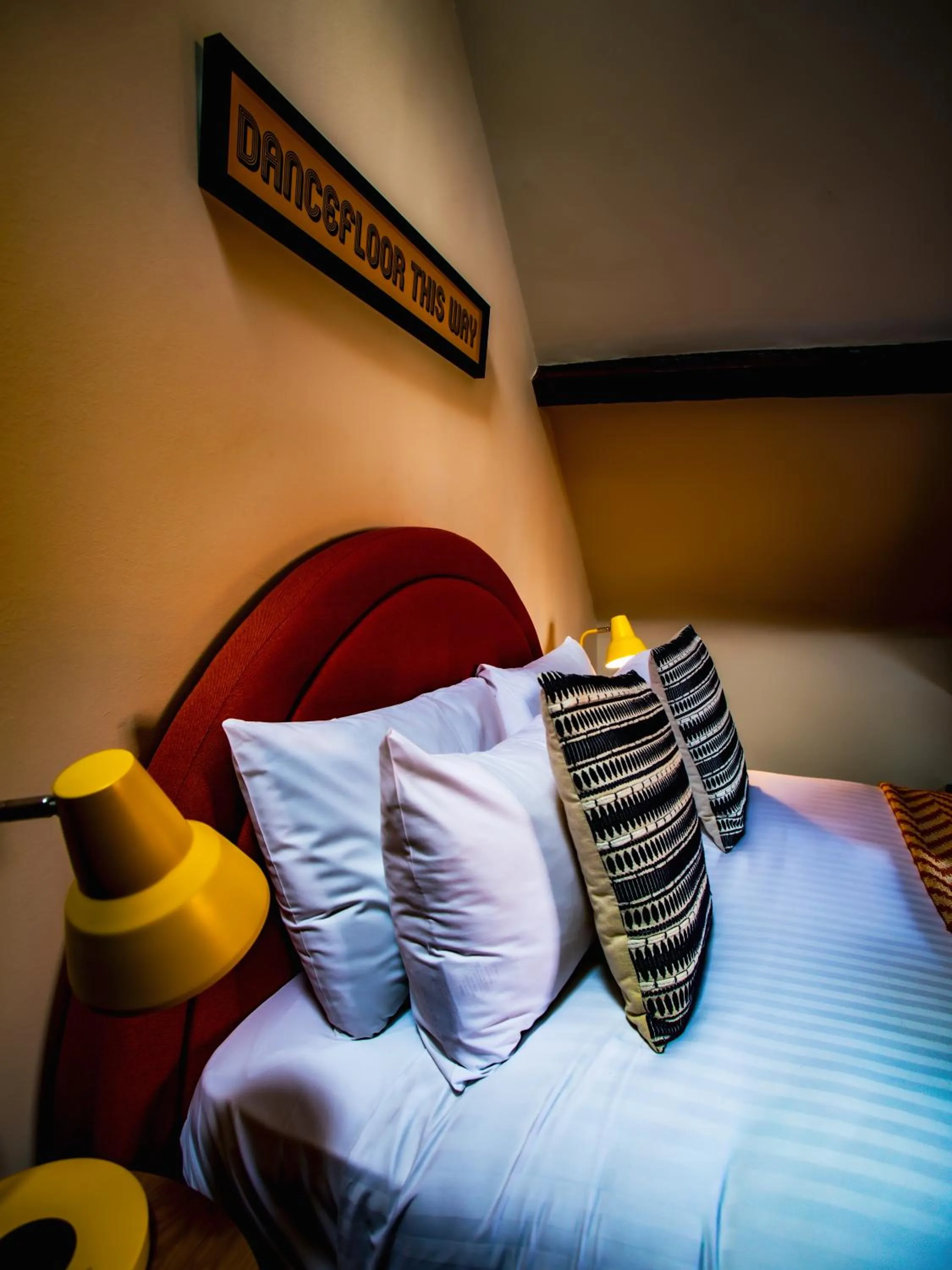 Property building, Bed in The Fort York