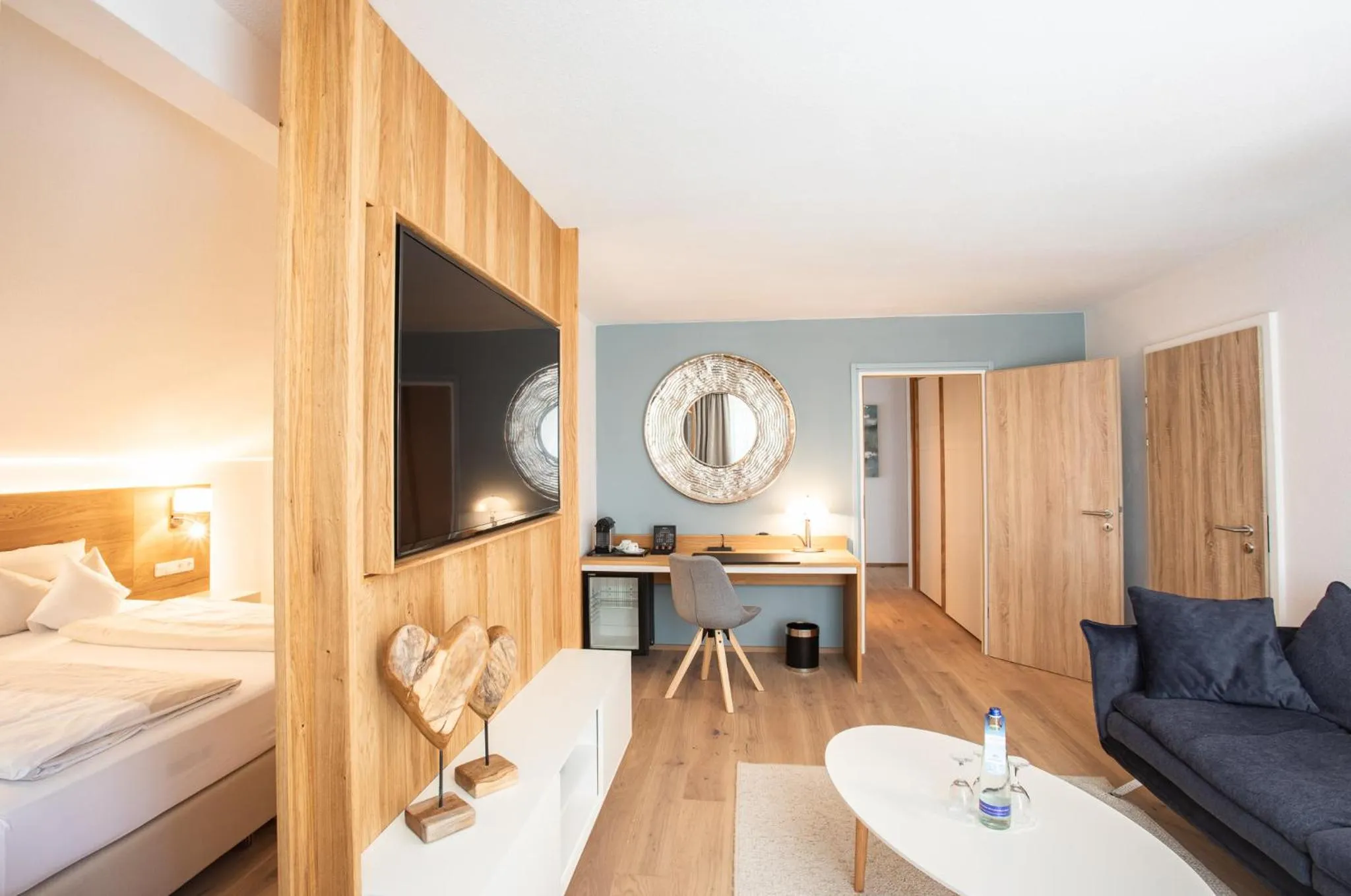 Photo of the whole room, Bed in Yachthotel Chiemsee GmbH