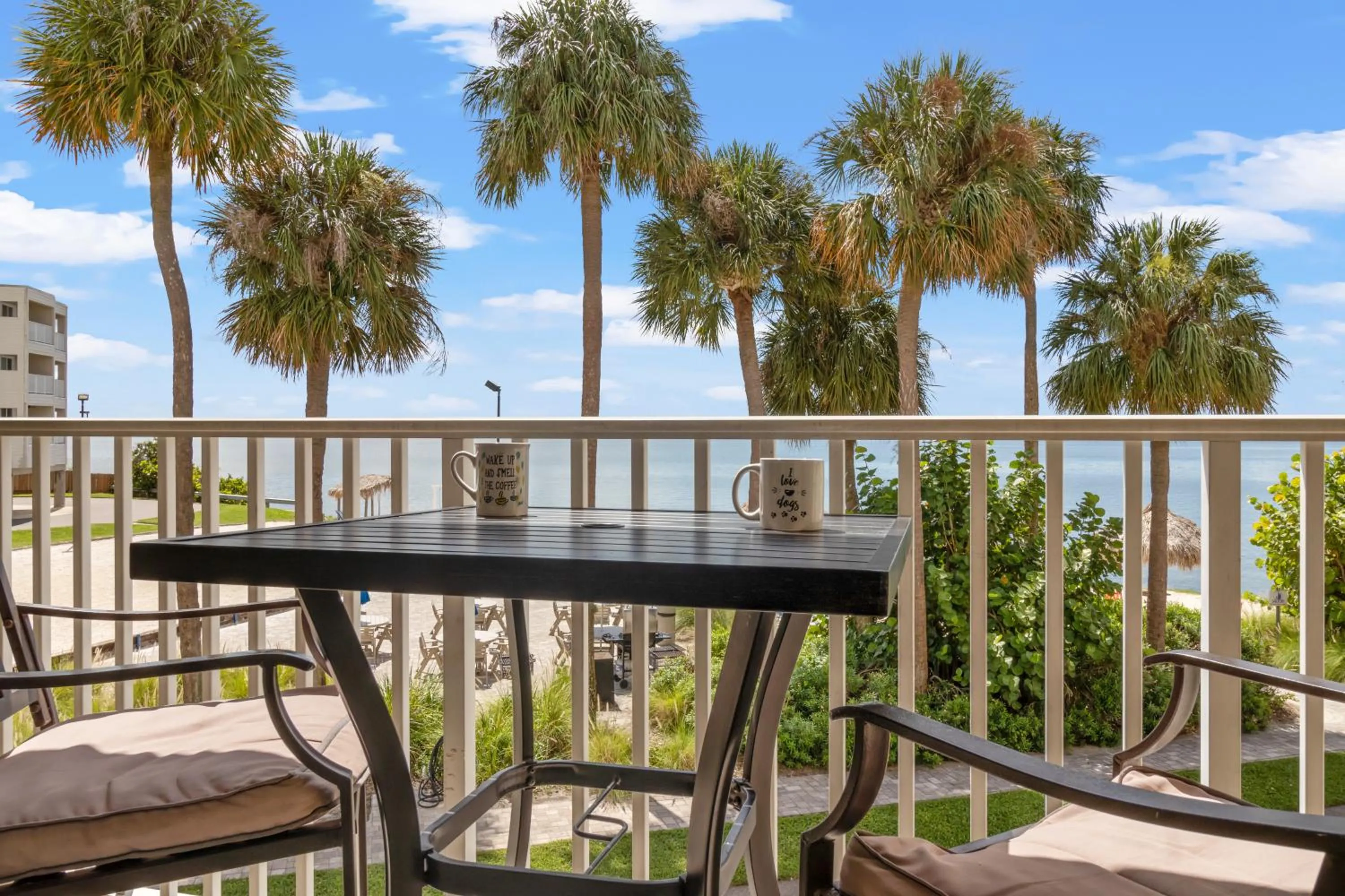 Spring in 227-WIFI, New Paint, AMAZING Views, Close to BUCS stadium