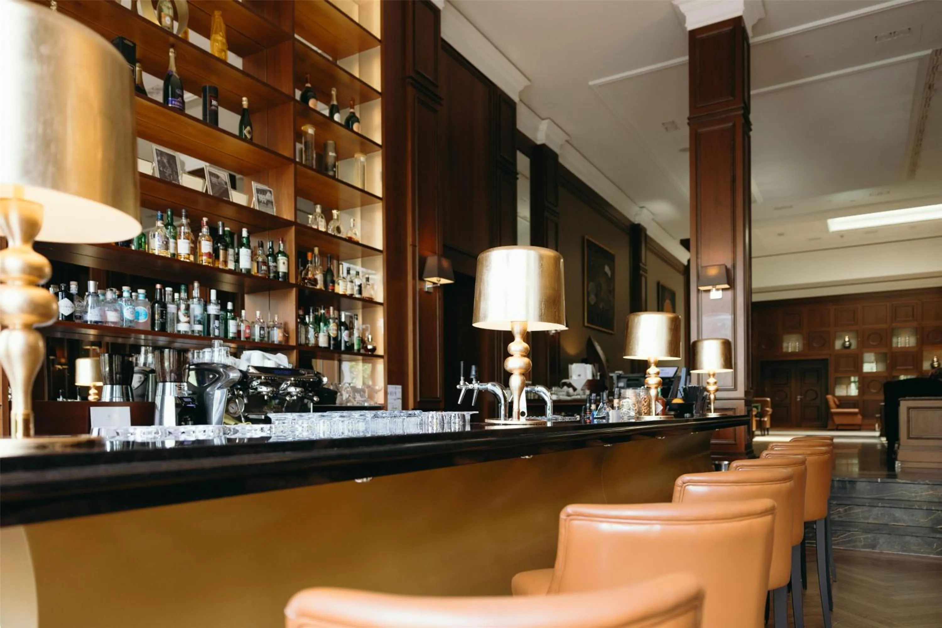 Lounge or bar in Hilton Frankfurt Gravenbruch