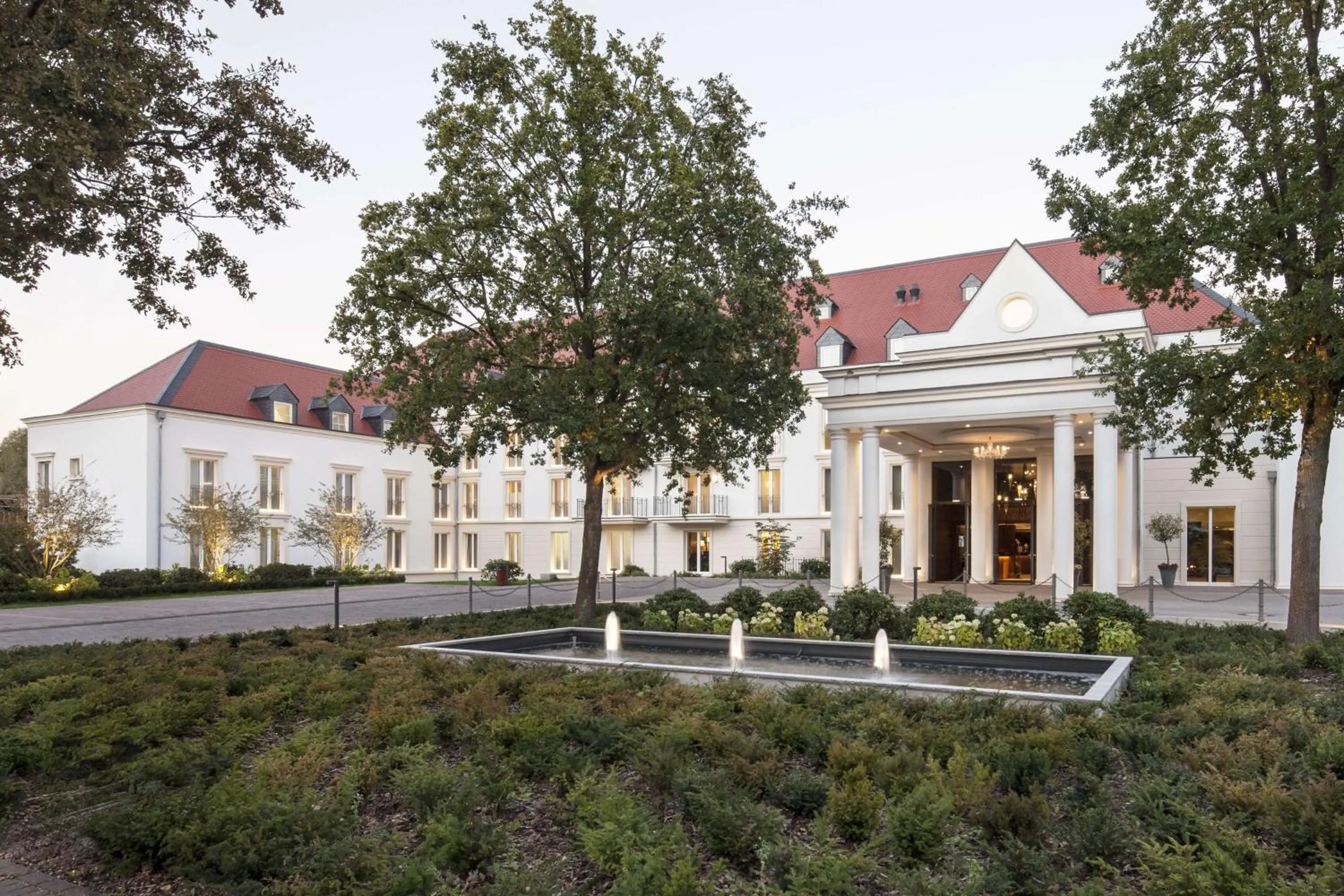 Property building in Hilton Frankfurt Gravenbruch