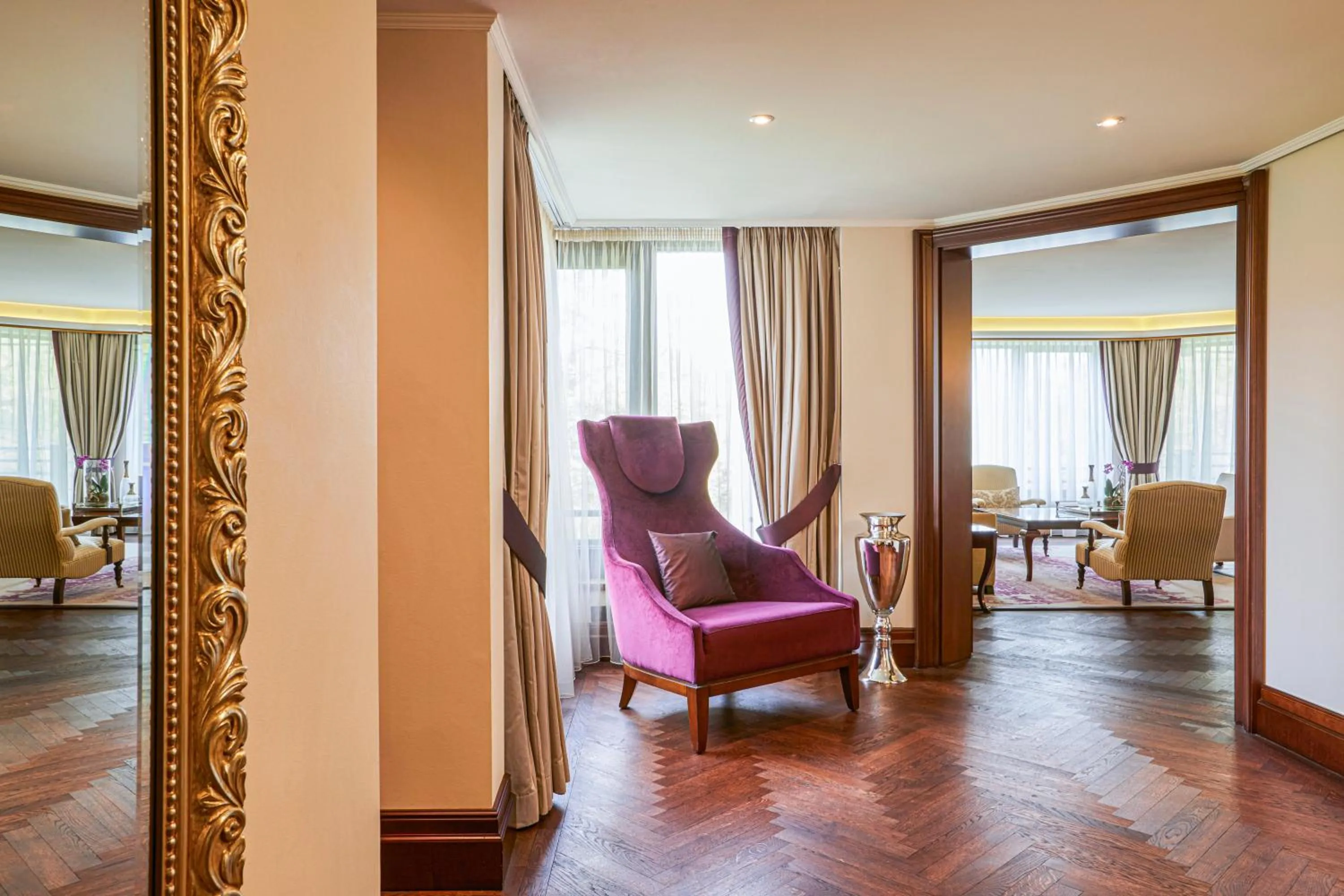 Living room in Hilton Frankfurt Gravenbruch