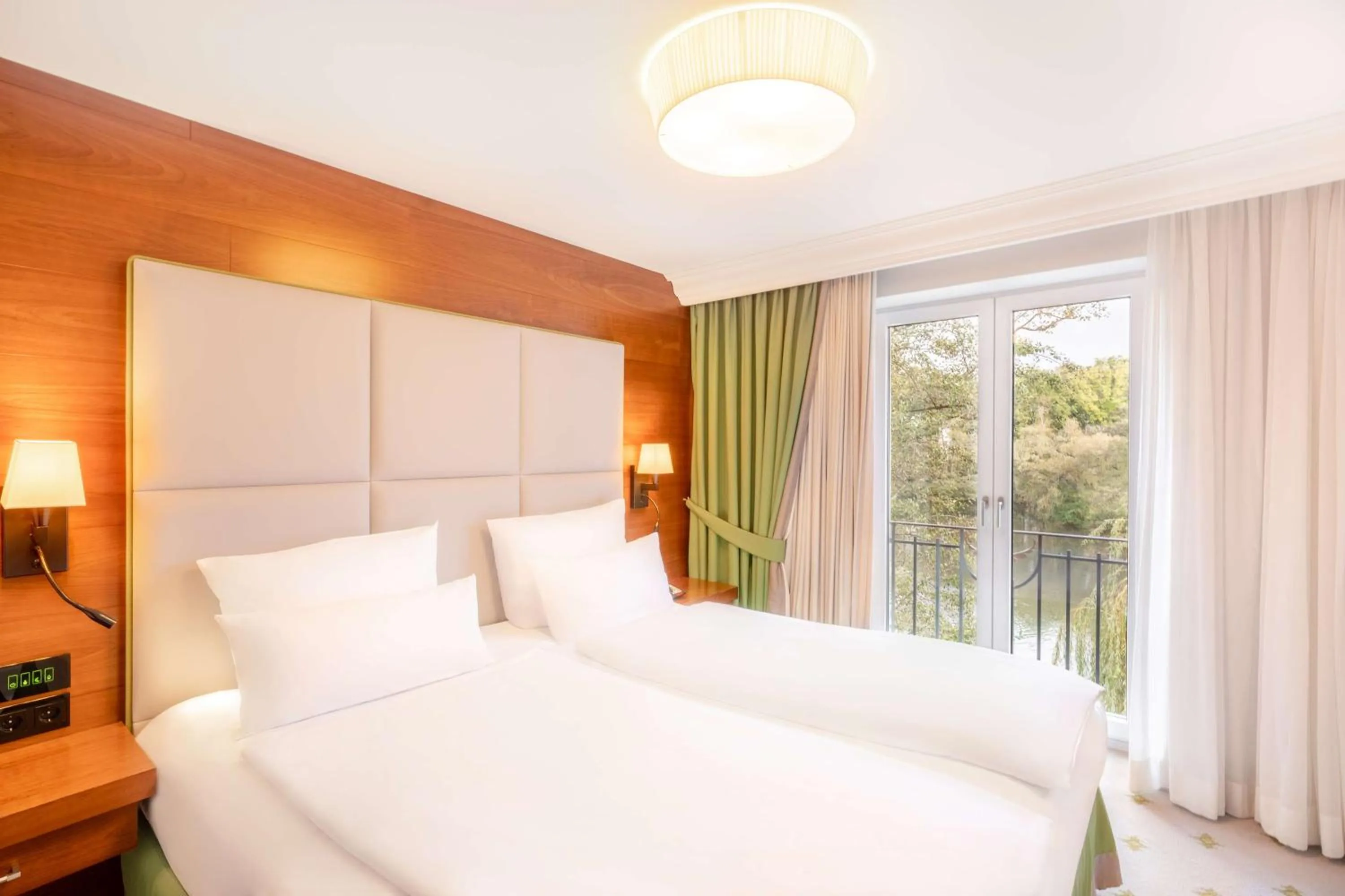 Bed in Hilton Frankfurt Gravenbruch