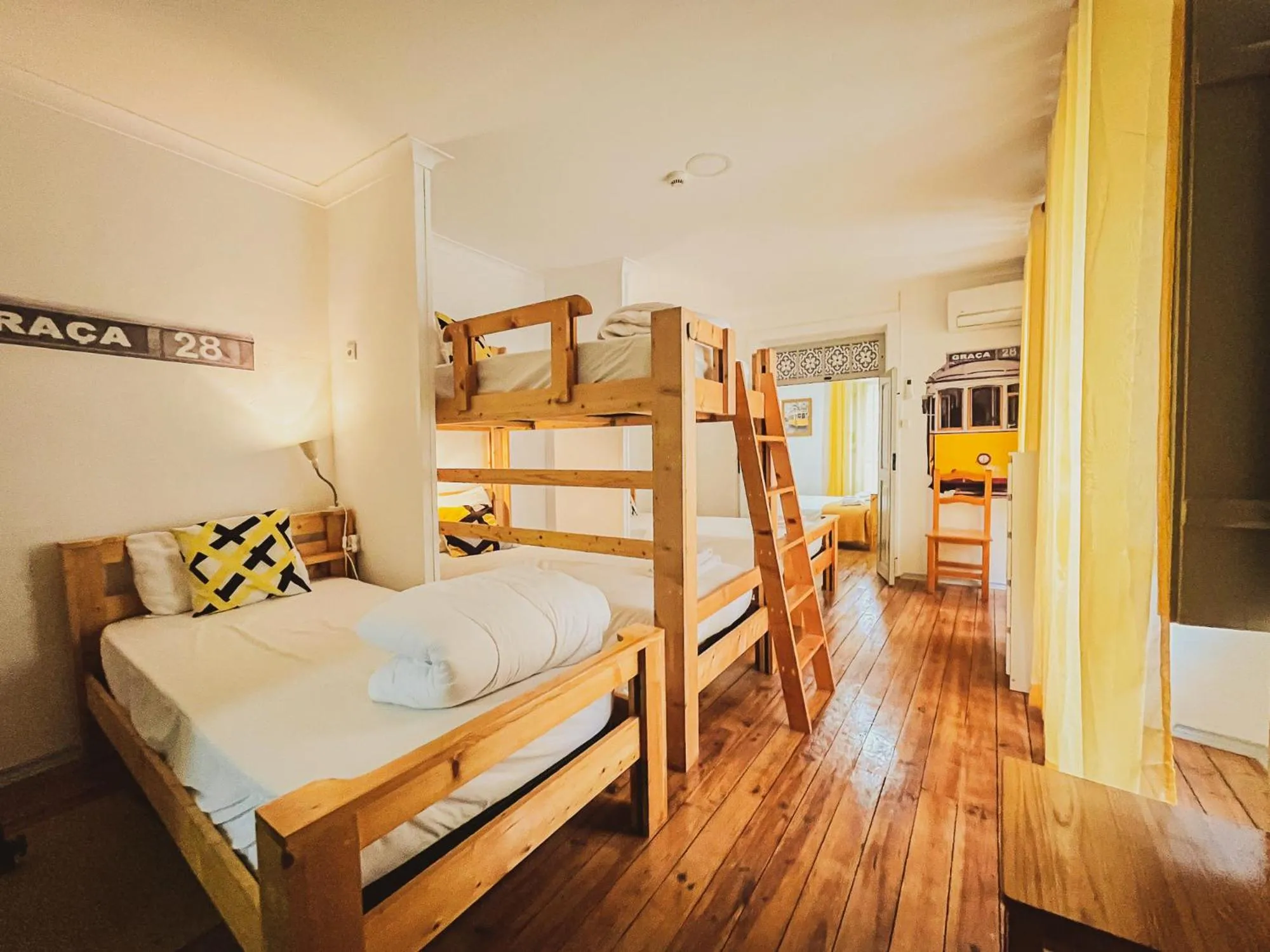 Bed in Very Typical - Alojamento Local