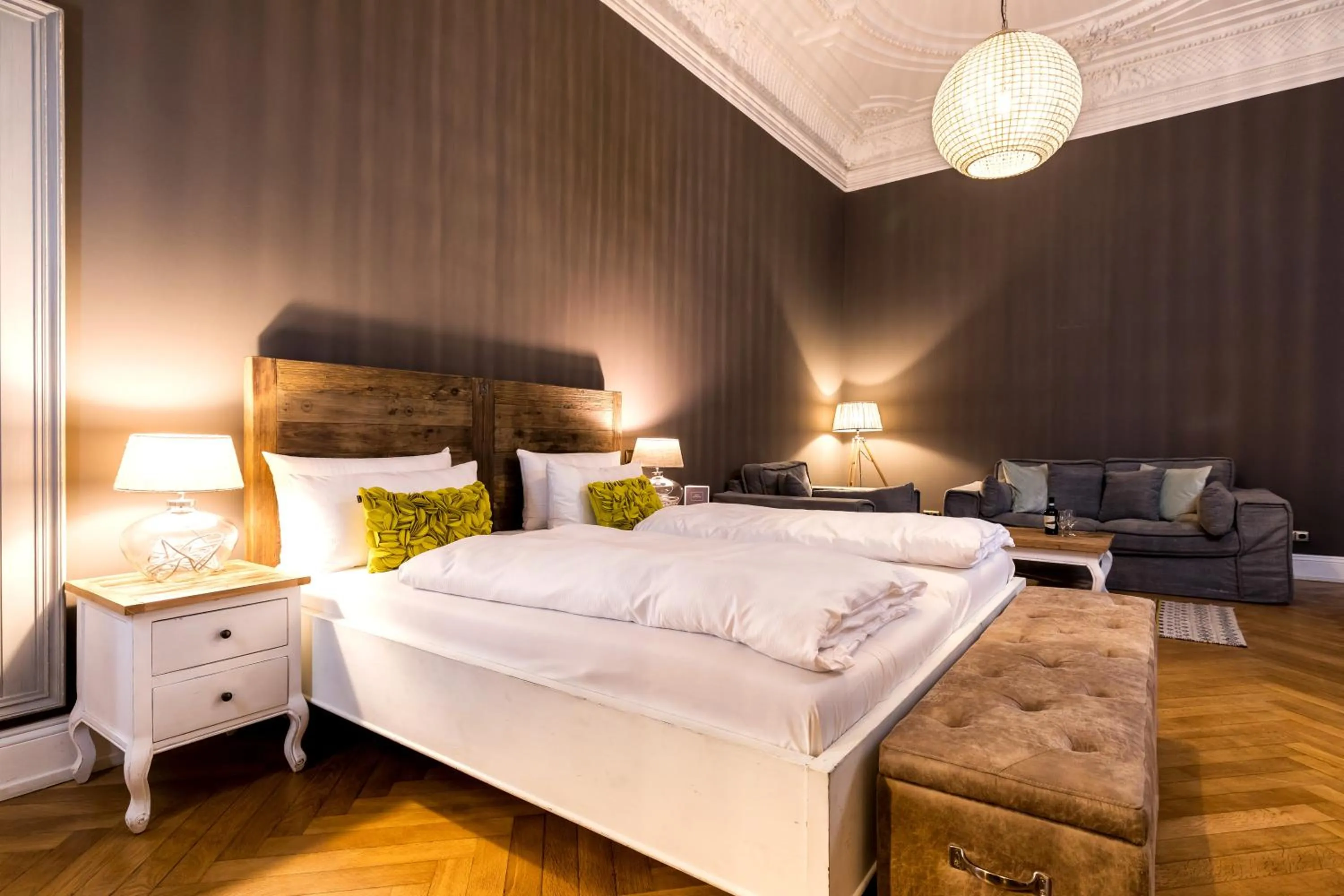 Photo of the whole room, Bed in Hotel Alsterblick