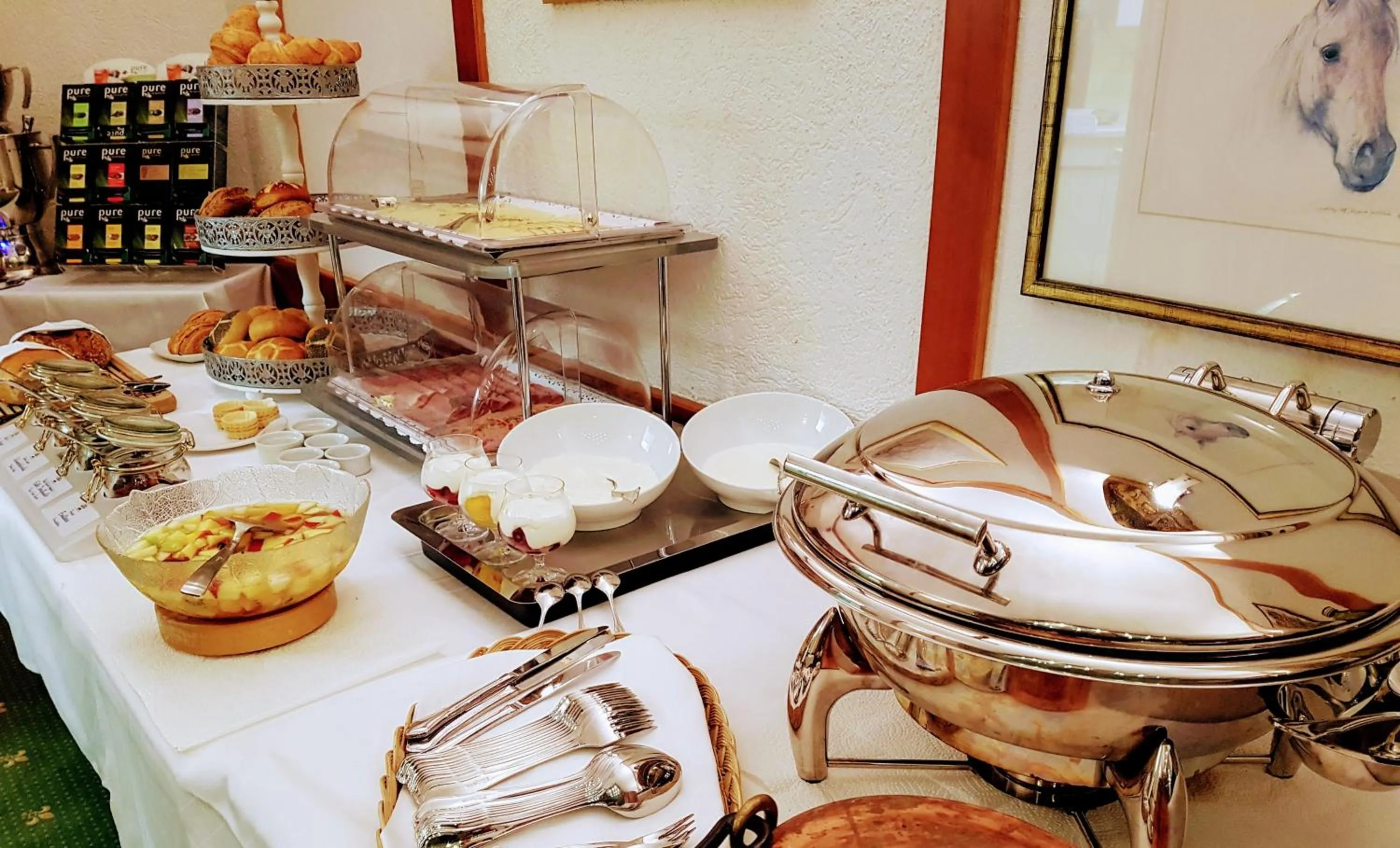 Breakfast in Hotel Garni Reulein