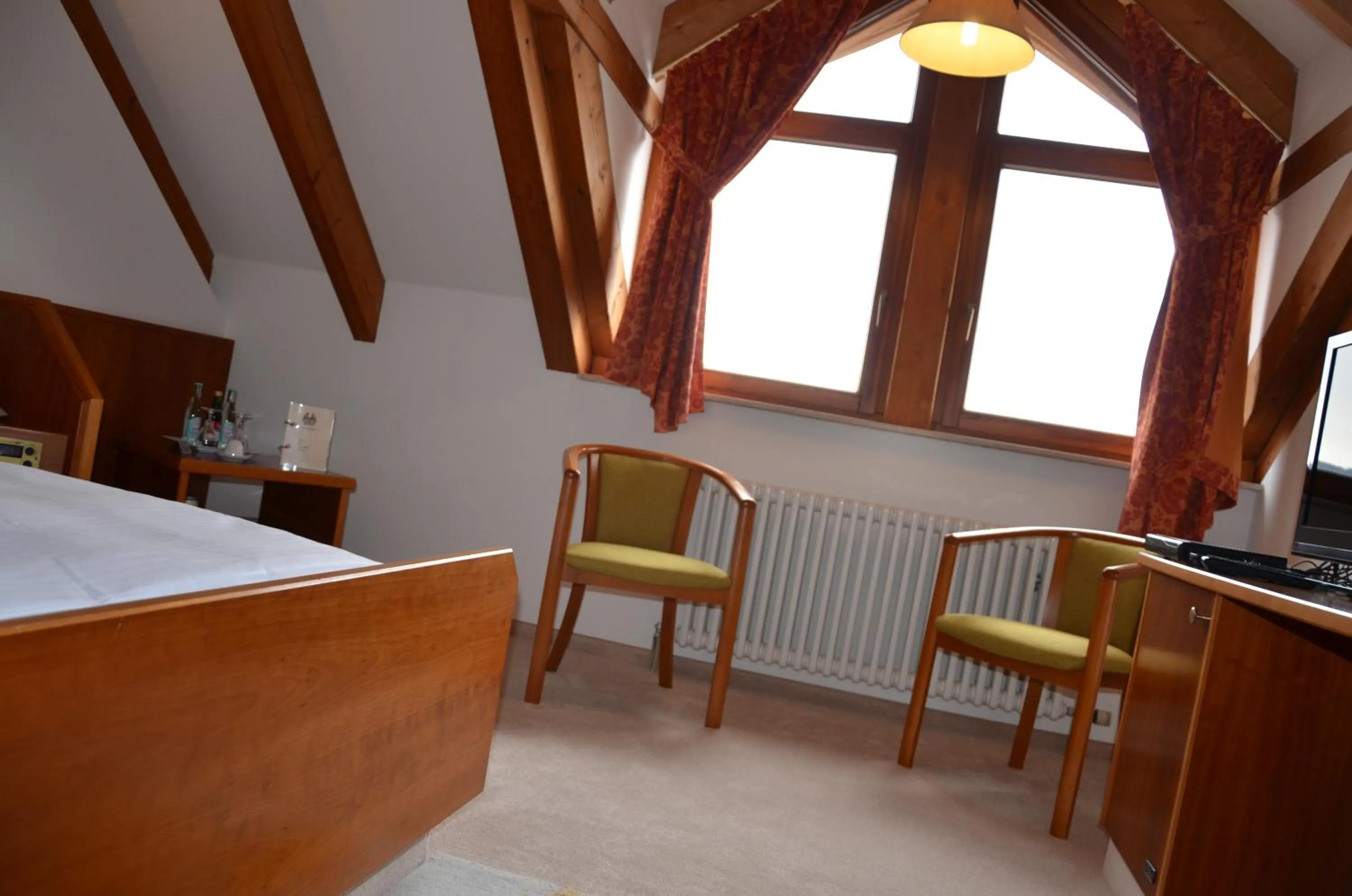 Photo of the whole room, Bed in Hotel Garni Reulein