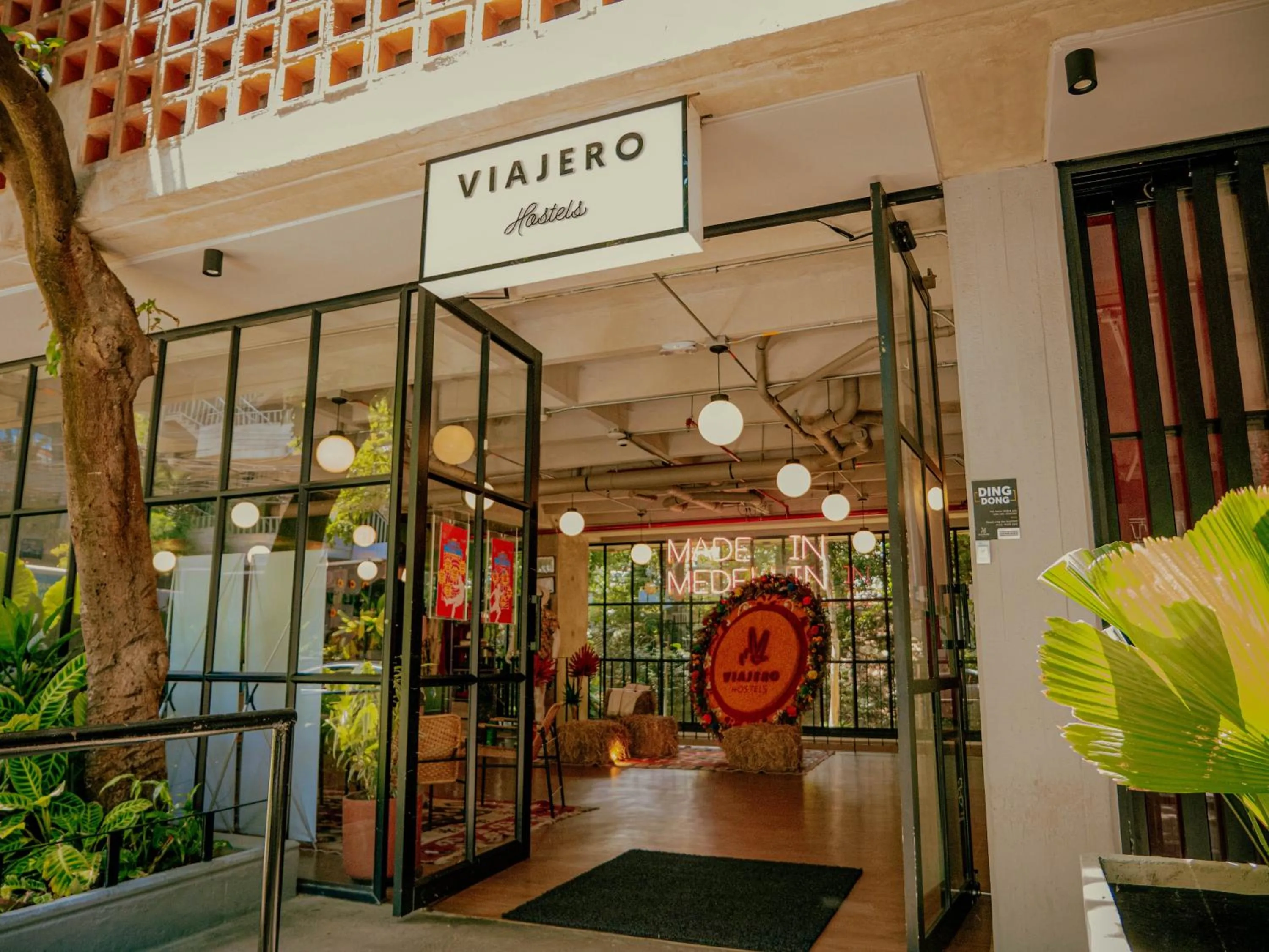 Facade/entrance in Viajero Medellín Hostel