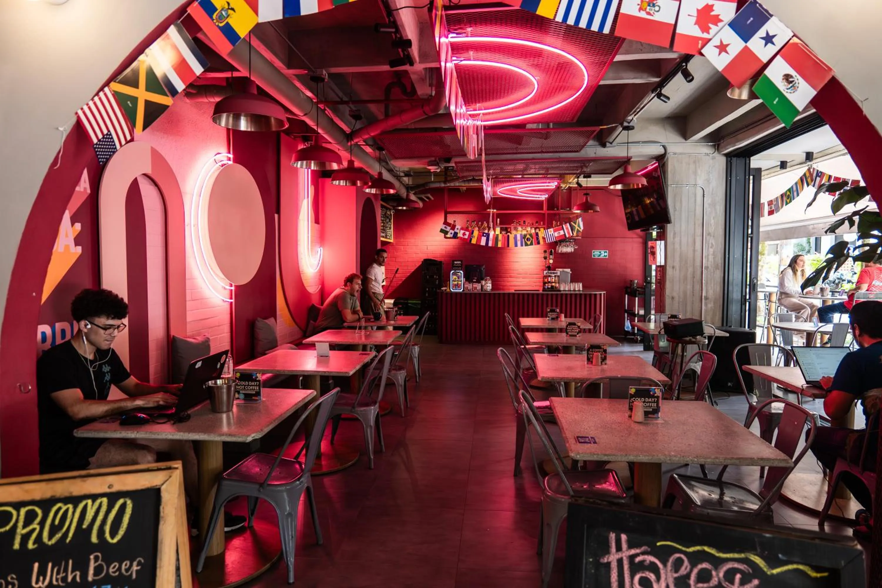 Restaurant/places to eat in Viajero Medellín Hostel