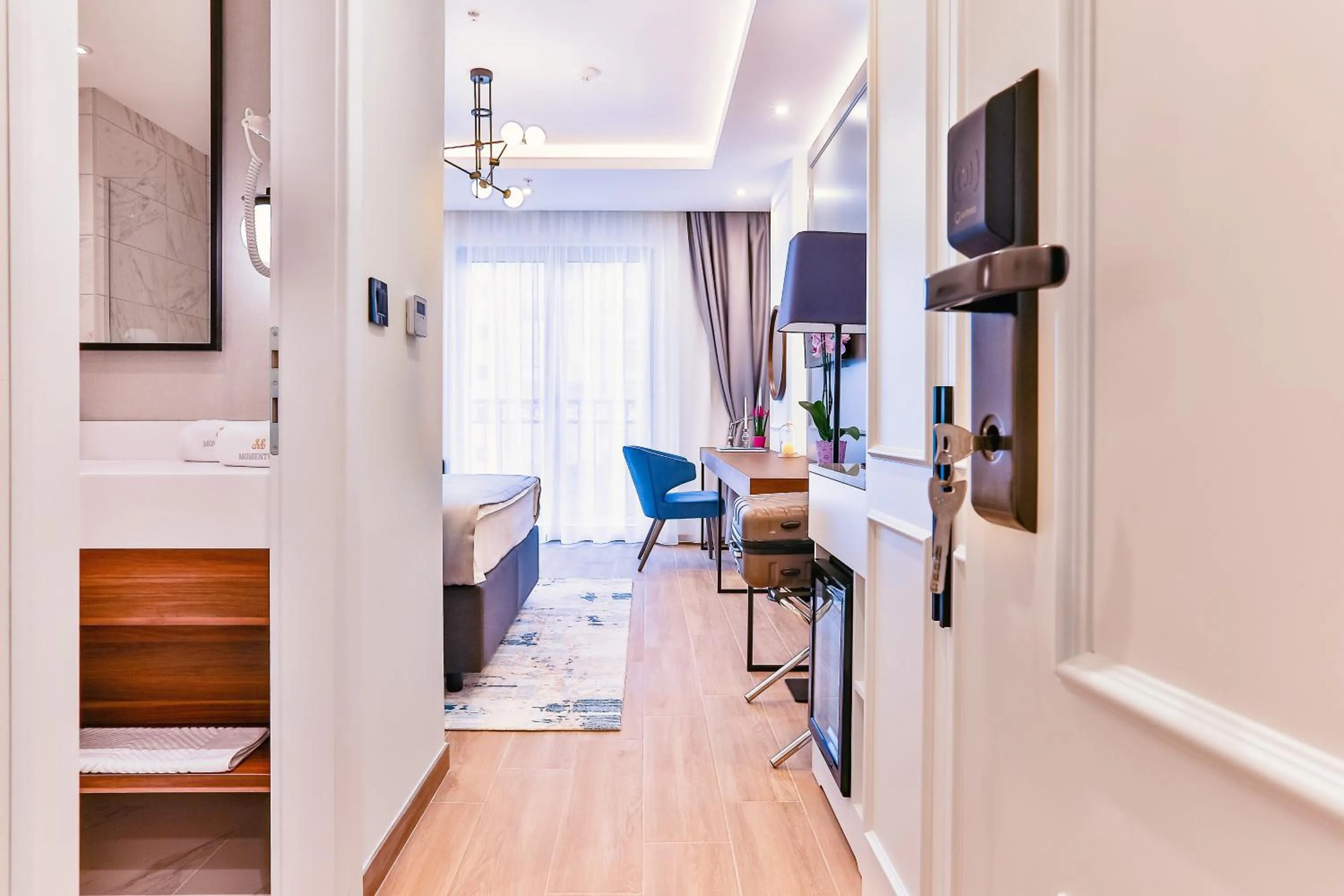 Photo of the whole room in Boutique Hotel Momentum by Aycon