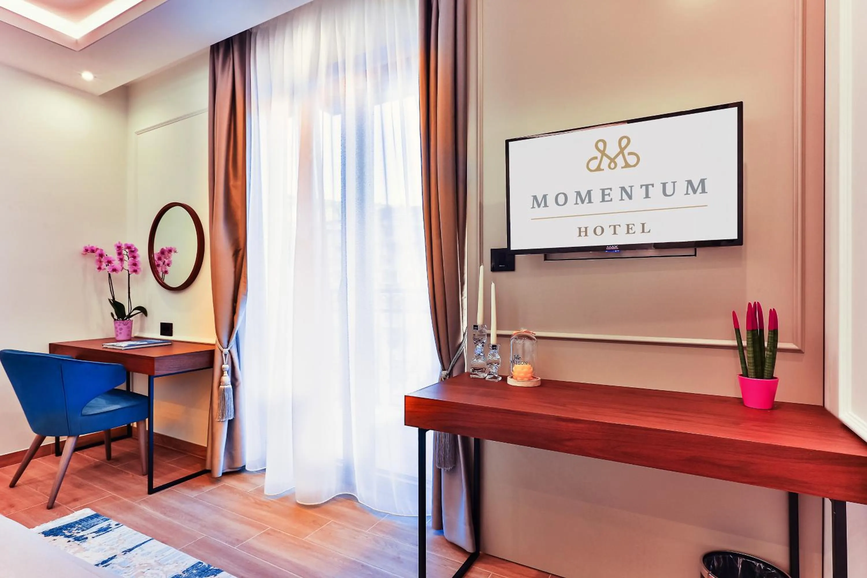 TV and multimedia in Boutique Hotel Momentum by Aycon
