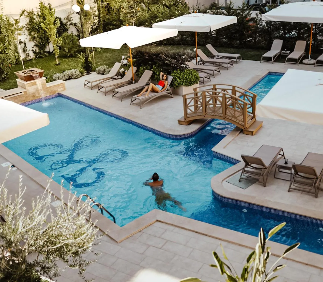 Swimming pool in Boutique Hotel Momentum by Aycon