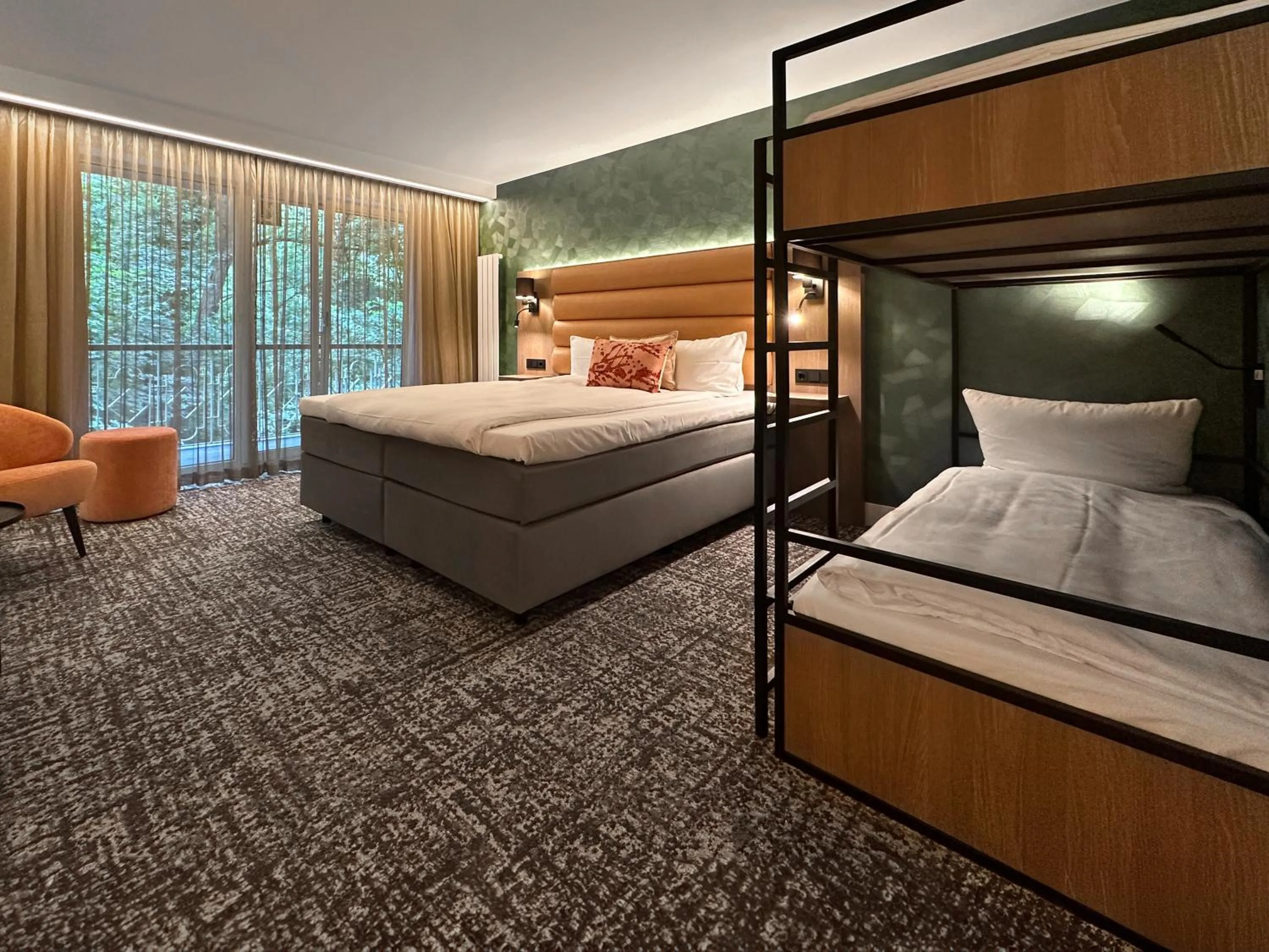 Photo of the whole room, Bed in Hotel Gladbeck van der Valk