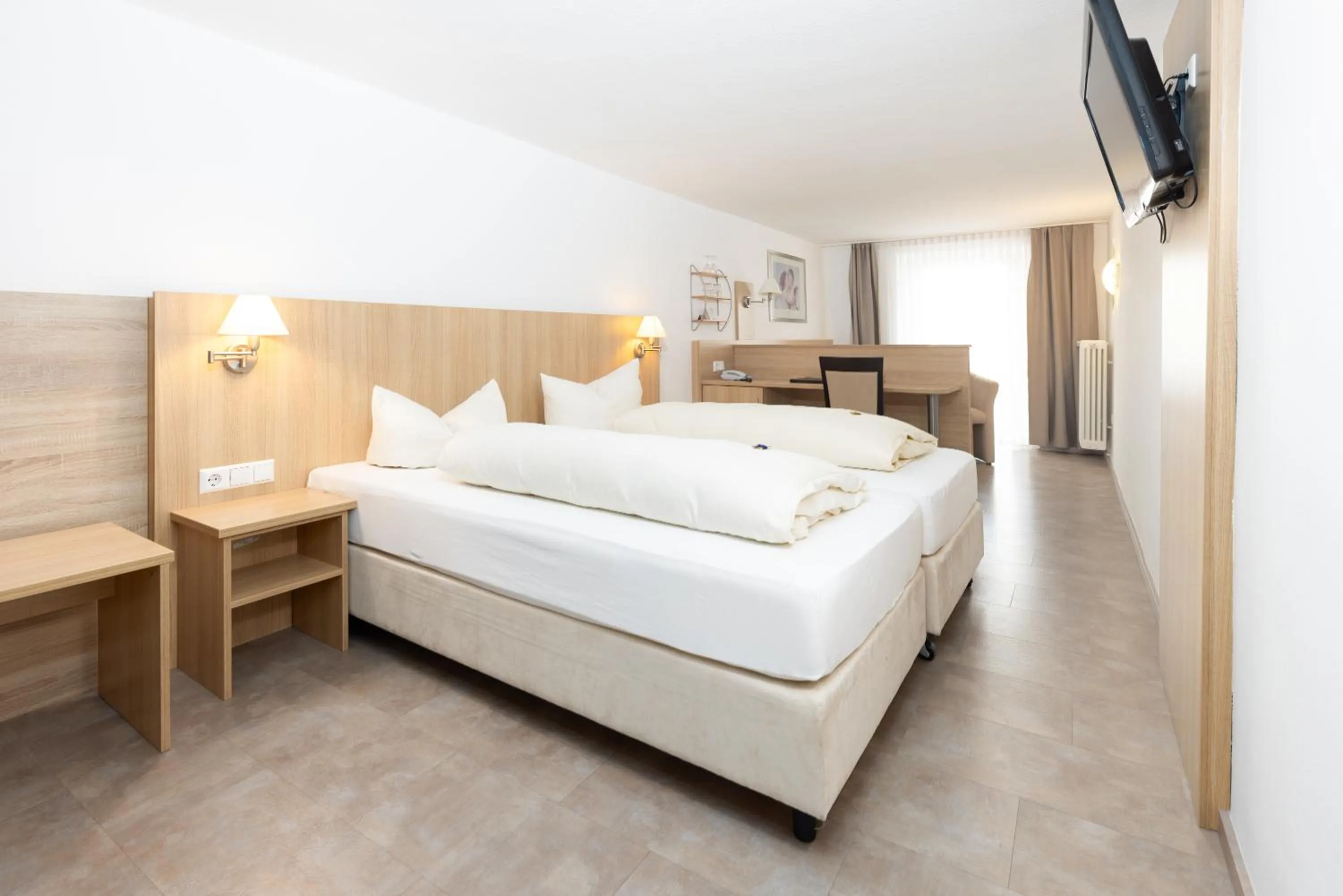 Photo of the whole room, Bed in Hotel Garni Brugger