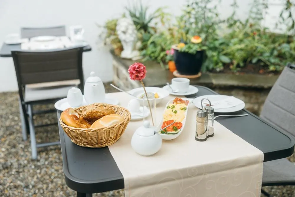 Breakfast in Hotel Garni Brugger