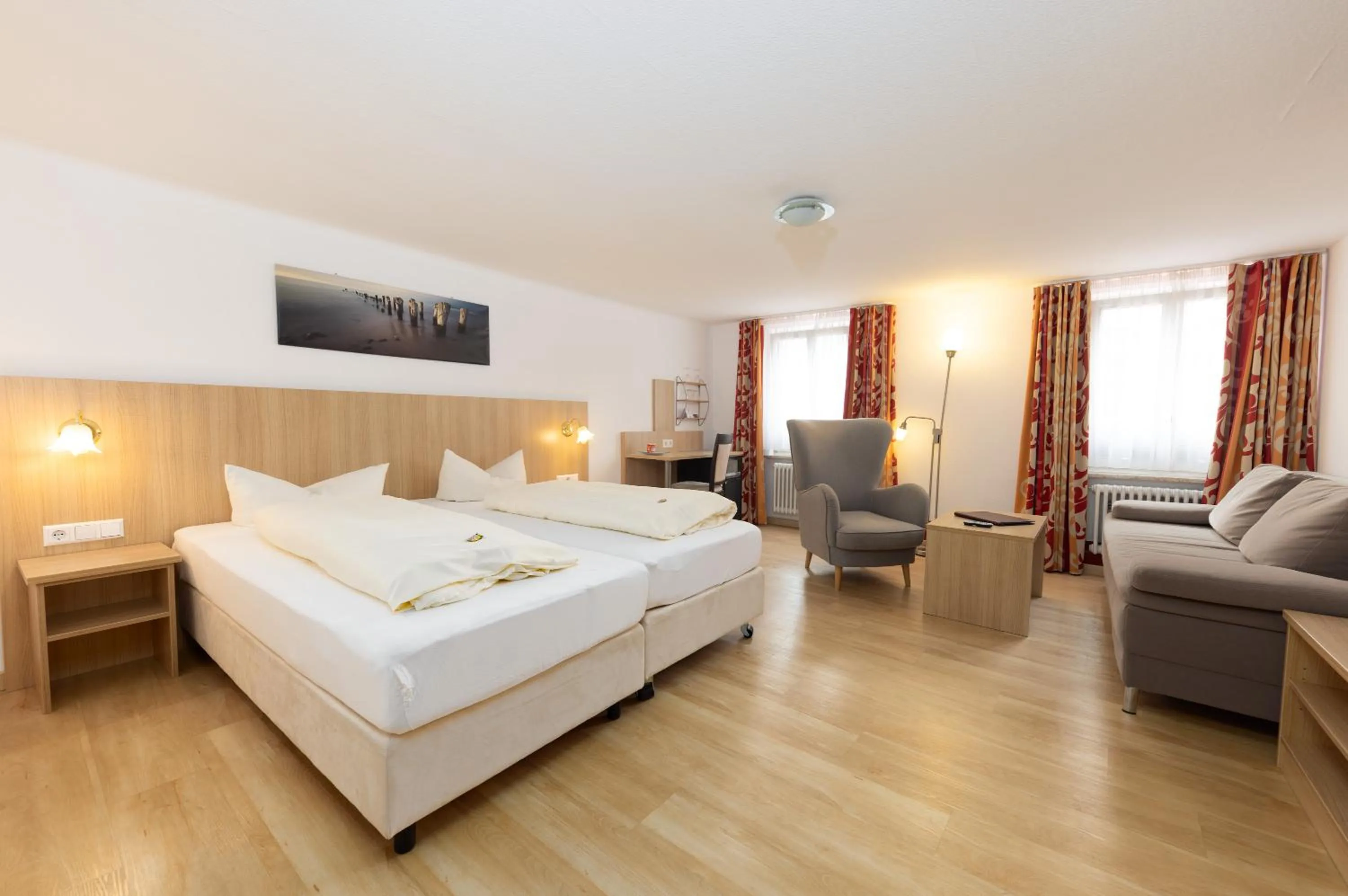 Photo of the whole room, Bed in Hotel Garni Brugger