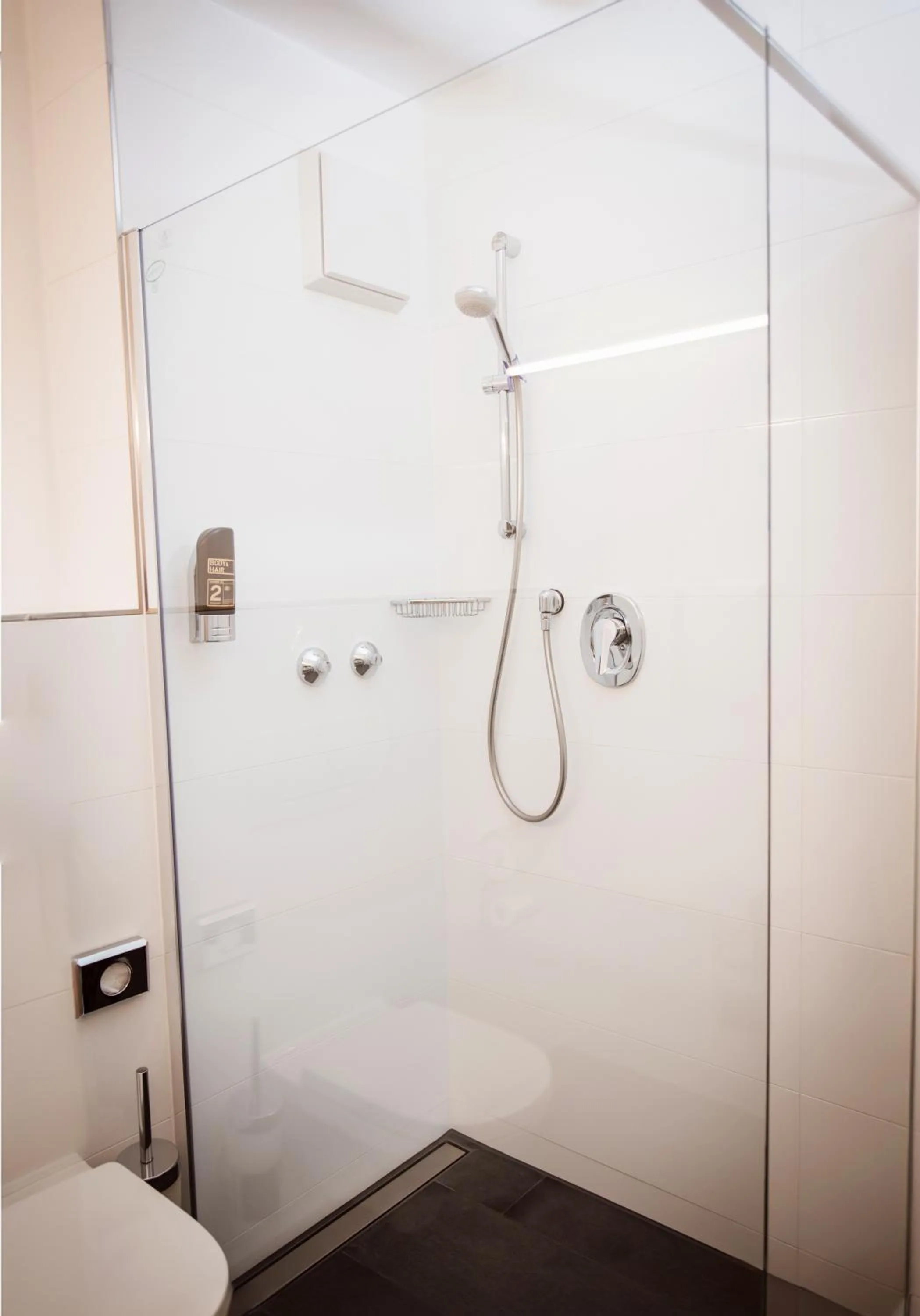 Shower in Sure Hotel by Best Western Rhoen Garden