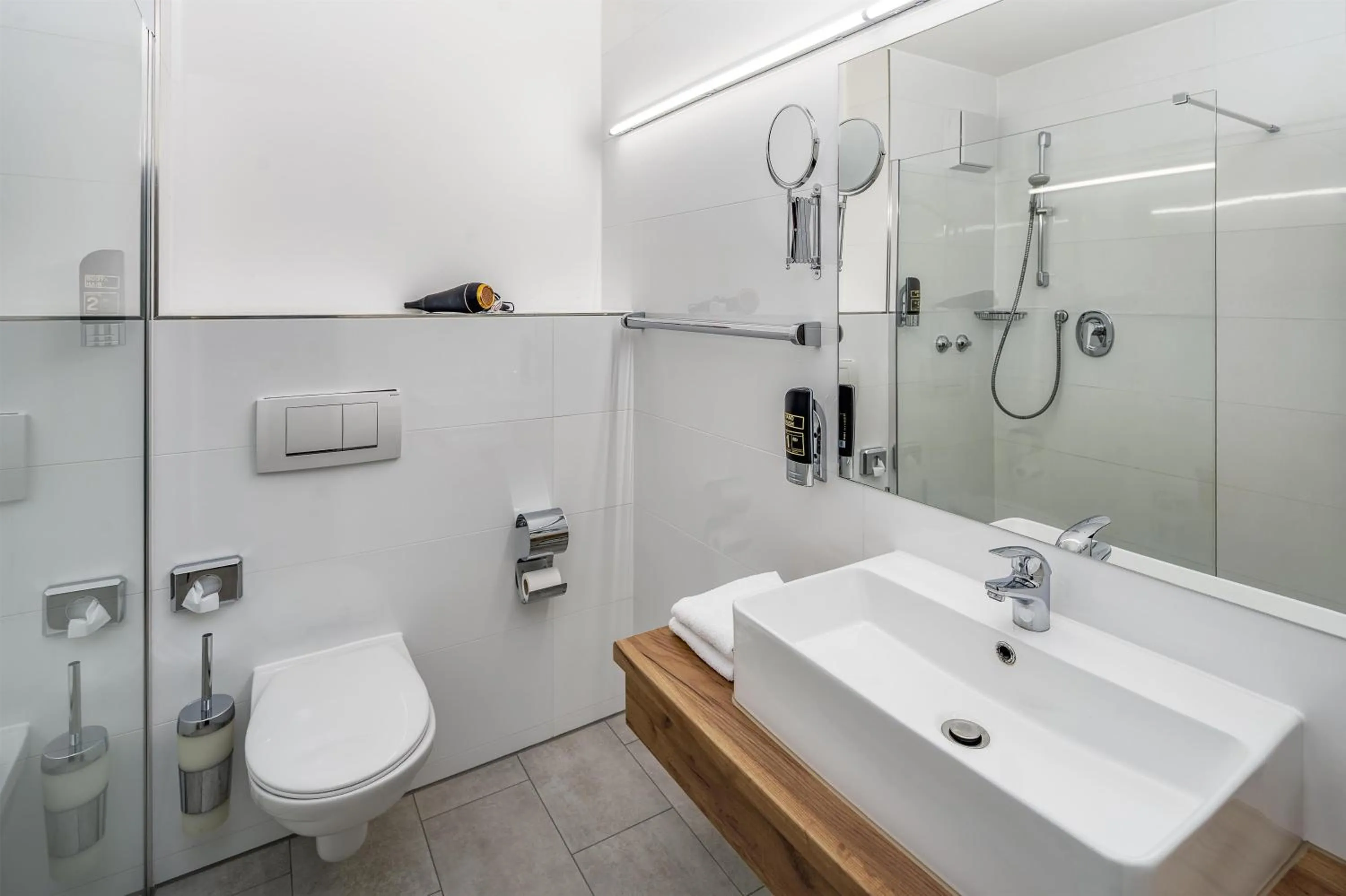 Bathroom in Sure Hotel by Best Western Rhoen Garden