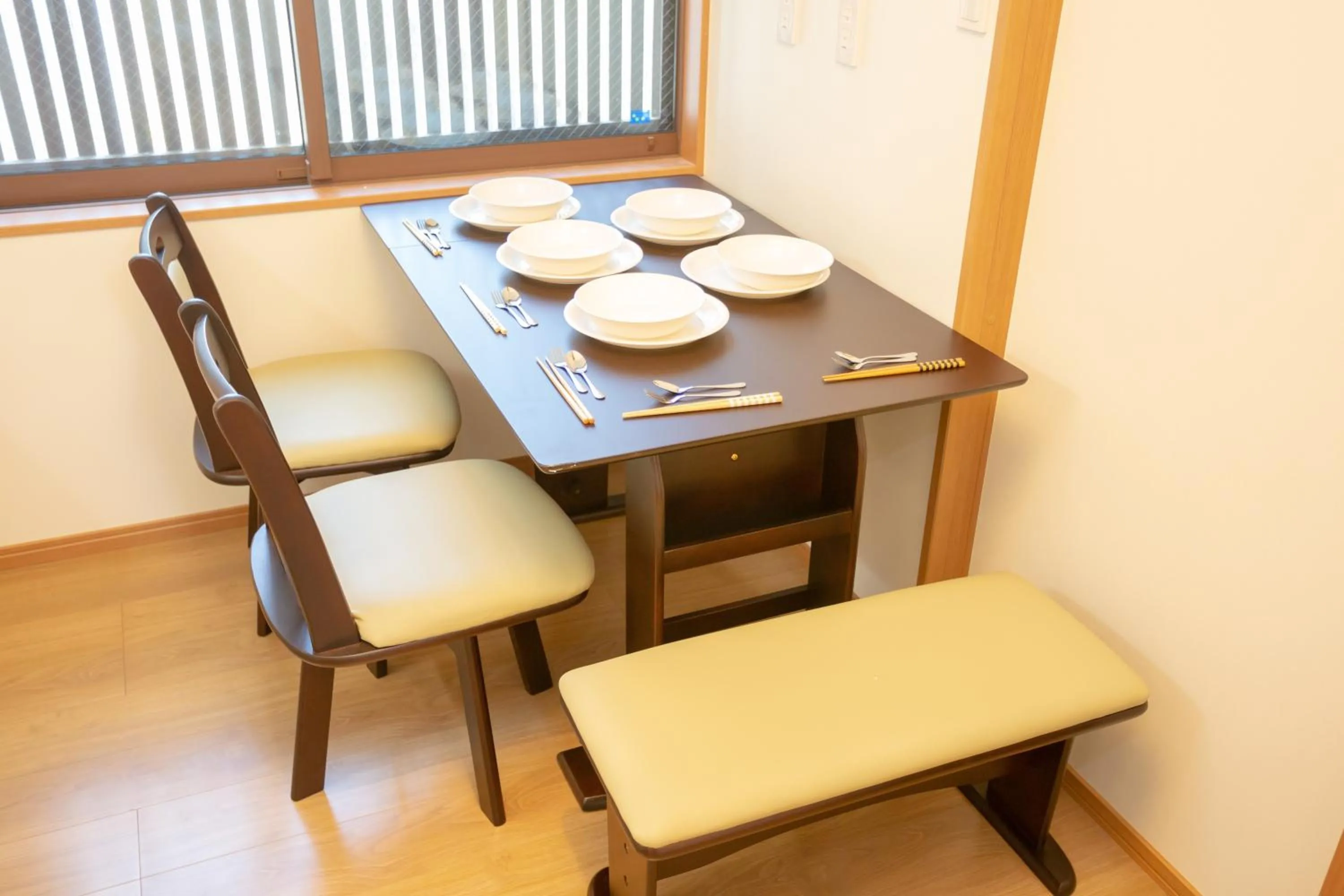 Seating area in ENRAKU