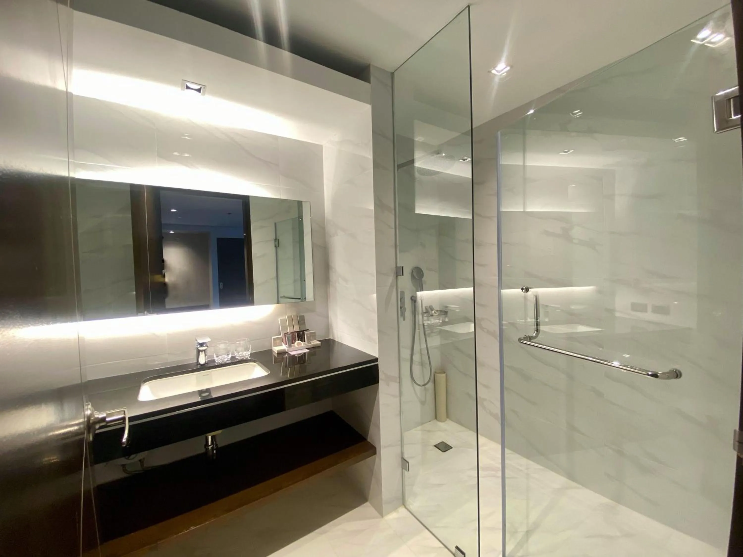 Bathroom in The Plaza Lodge Baguio