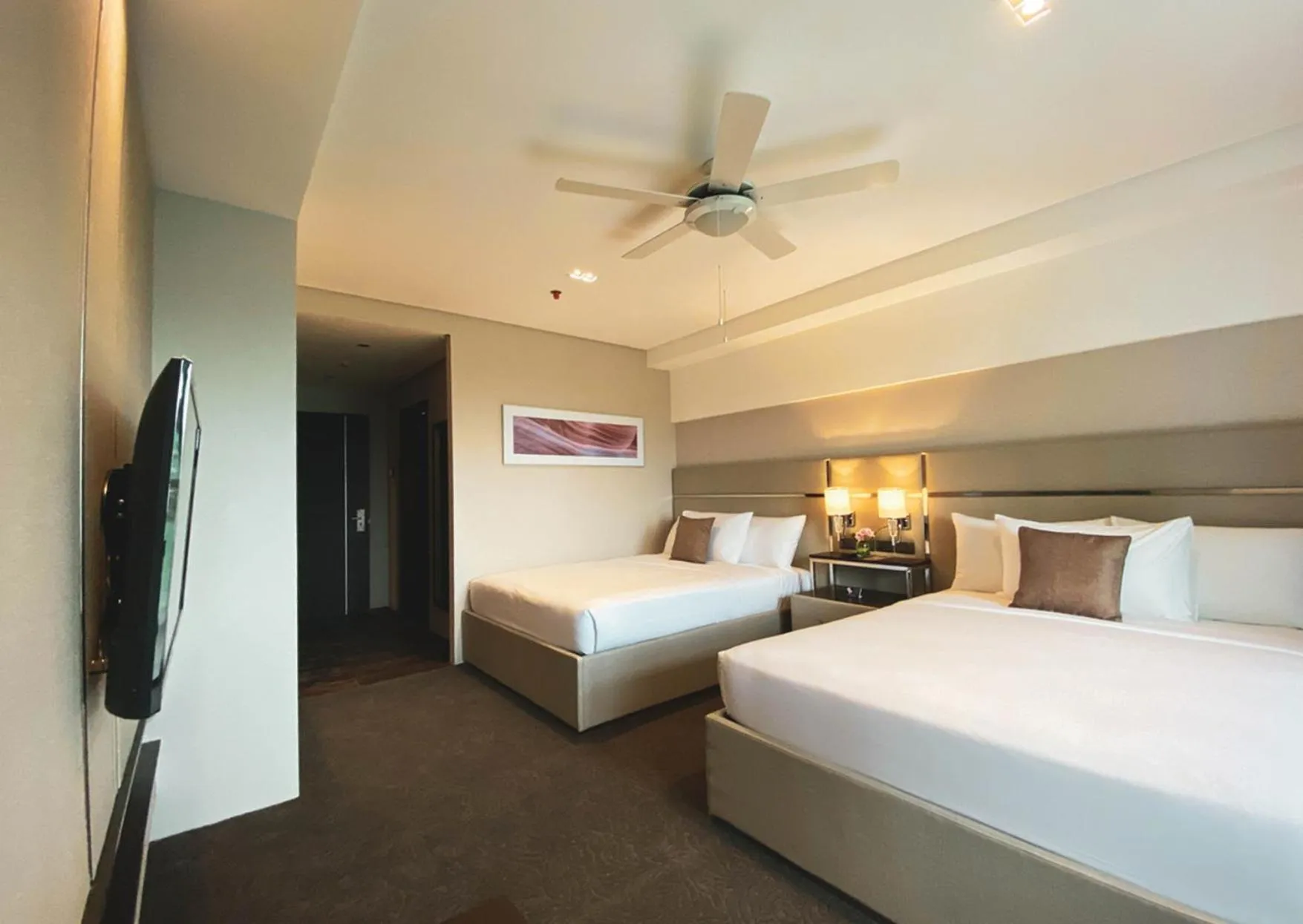 Bed in The Plaza Lodge Baguio