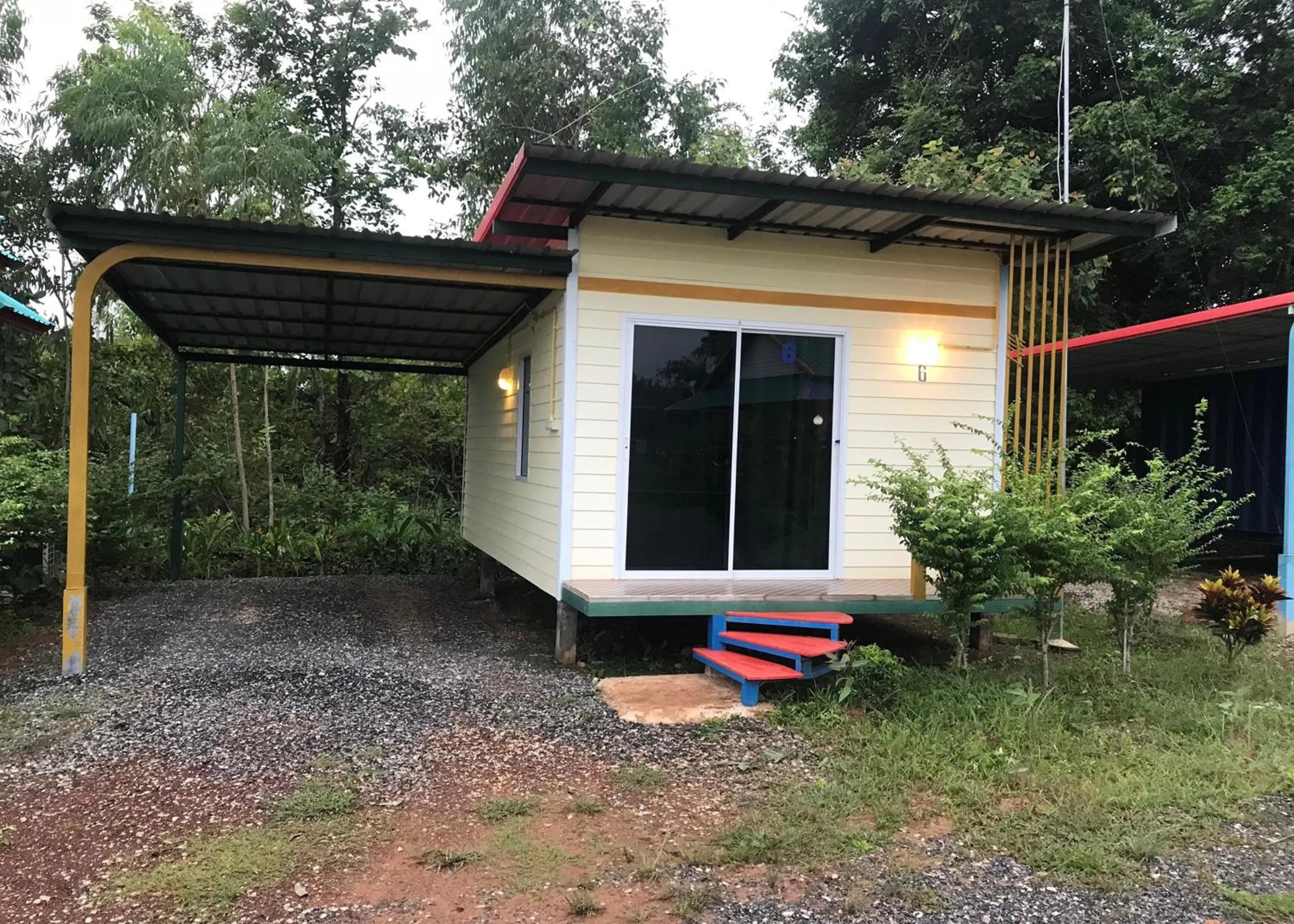 Property building in Baan Pak Wangthong