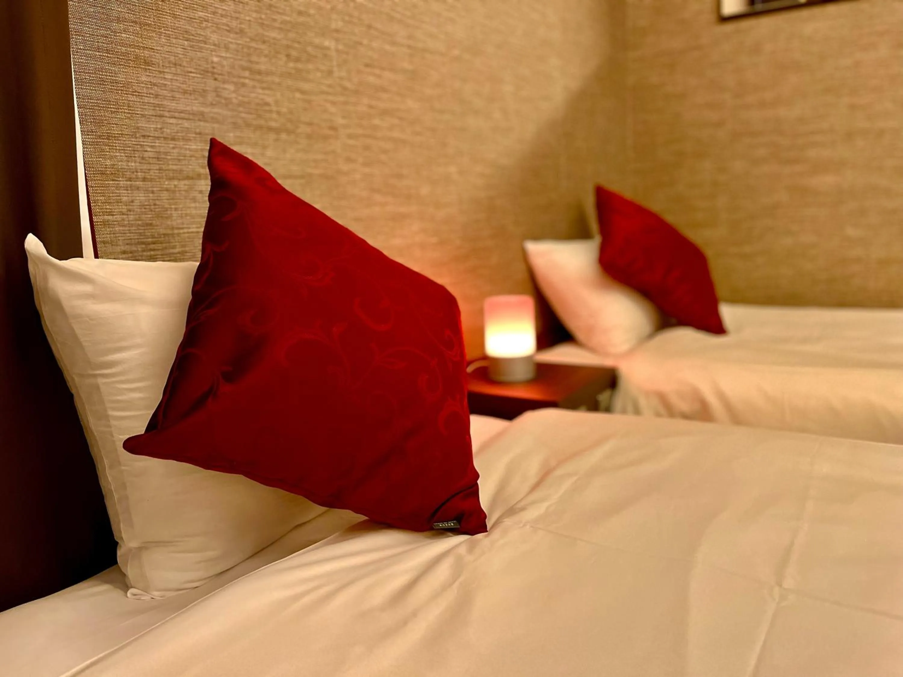 Bedroom, Bed in Beautemps