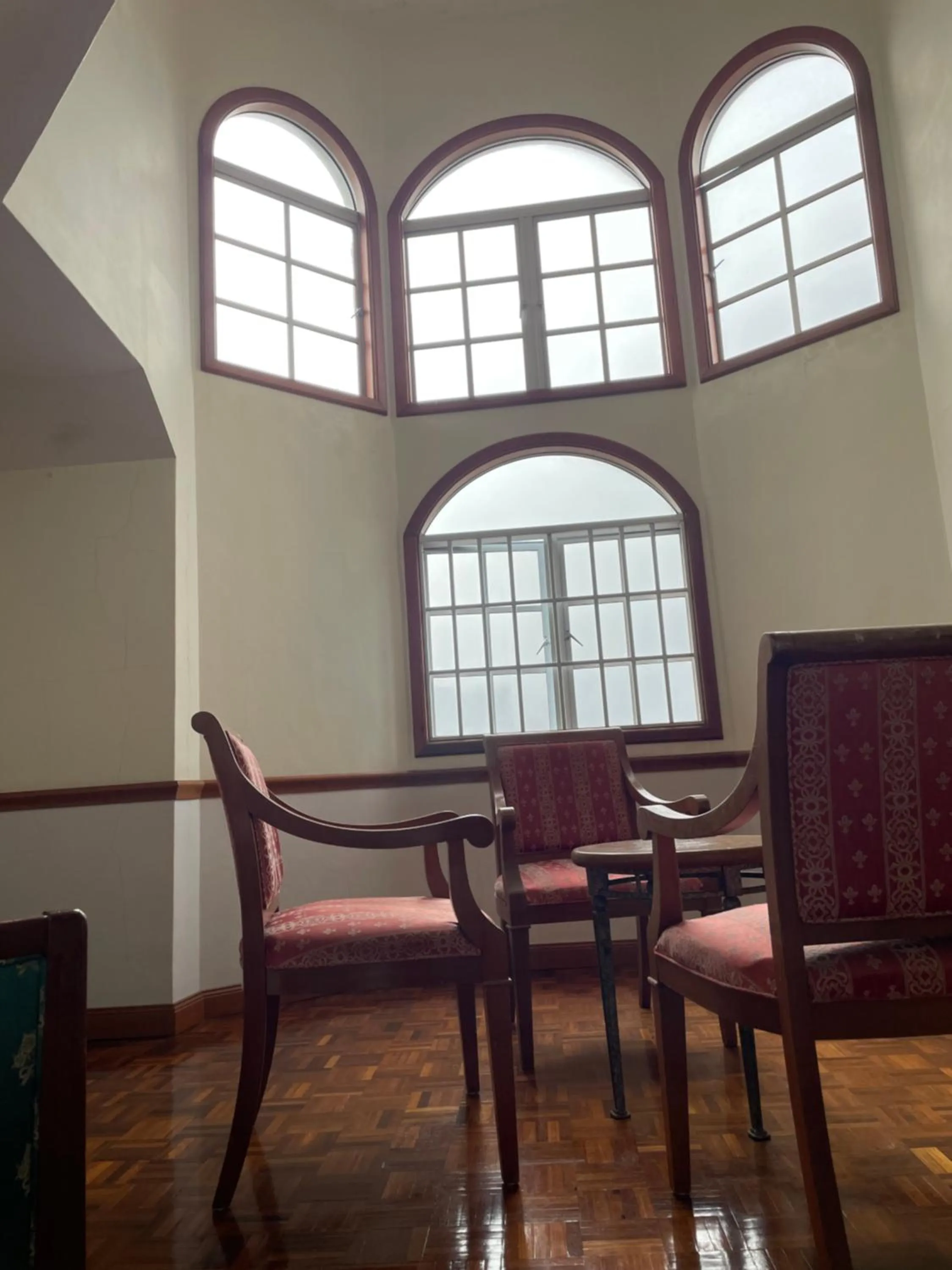 Seating area in Star Regency Hotel & Apartments