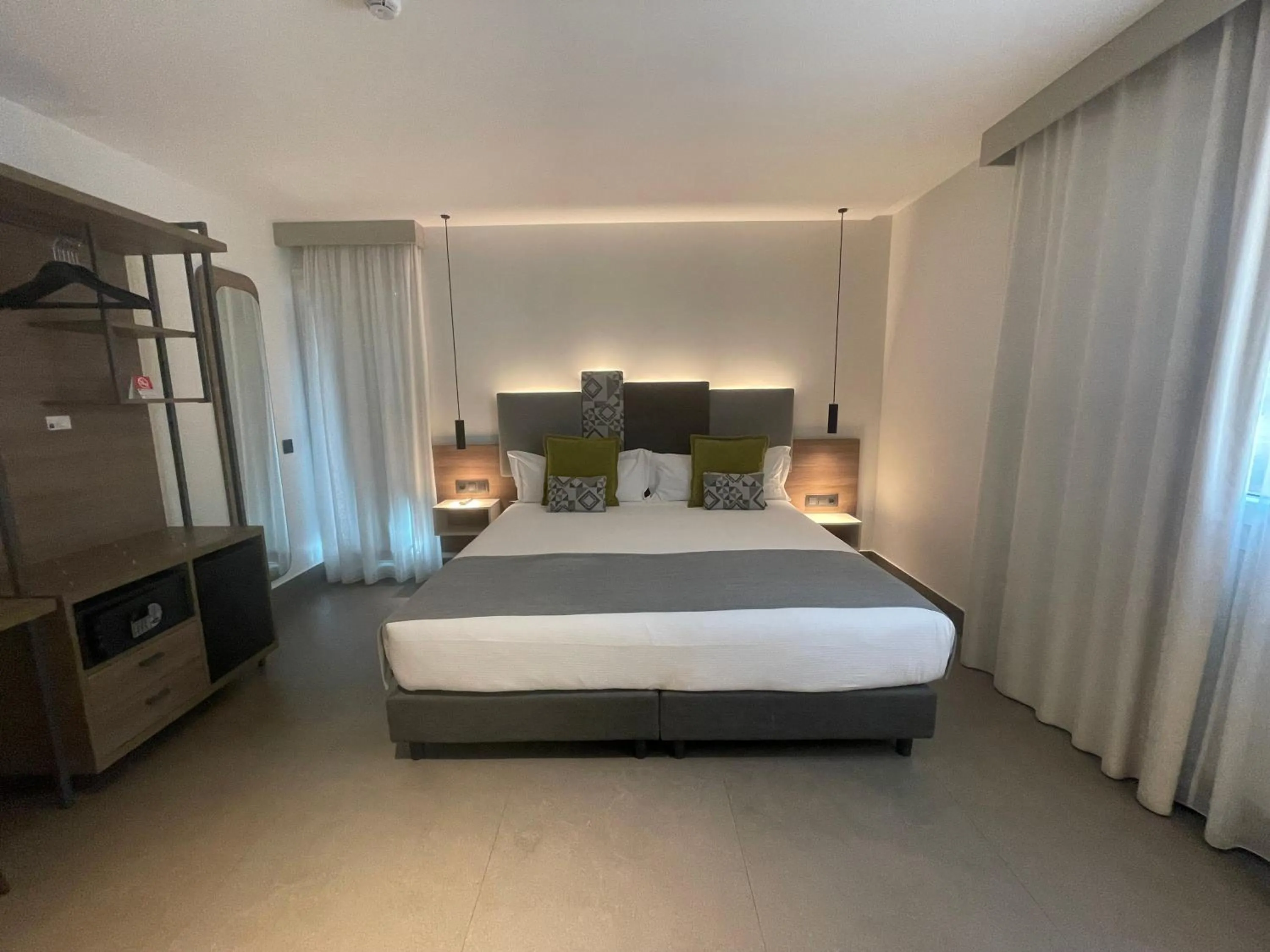 Bedroom, Bed in Urban A+++ Hotel