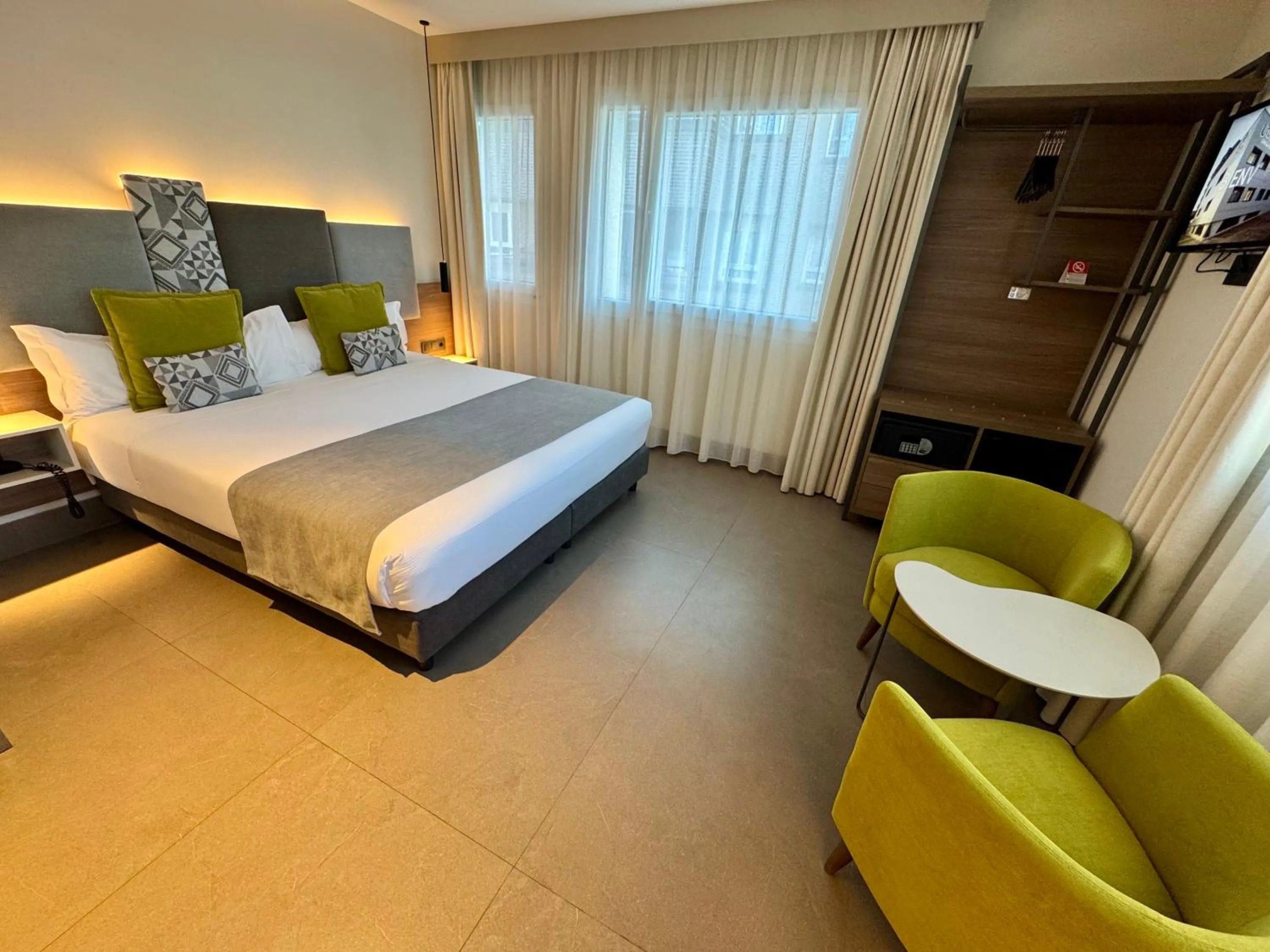 Bed in Urban A+++ Hotel