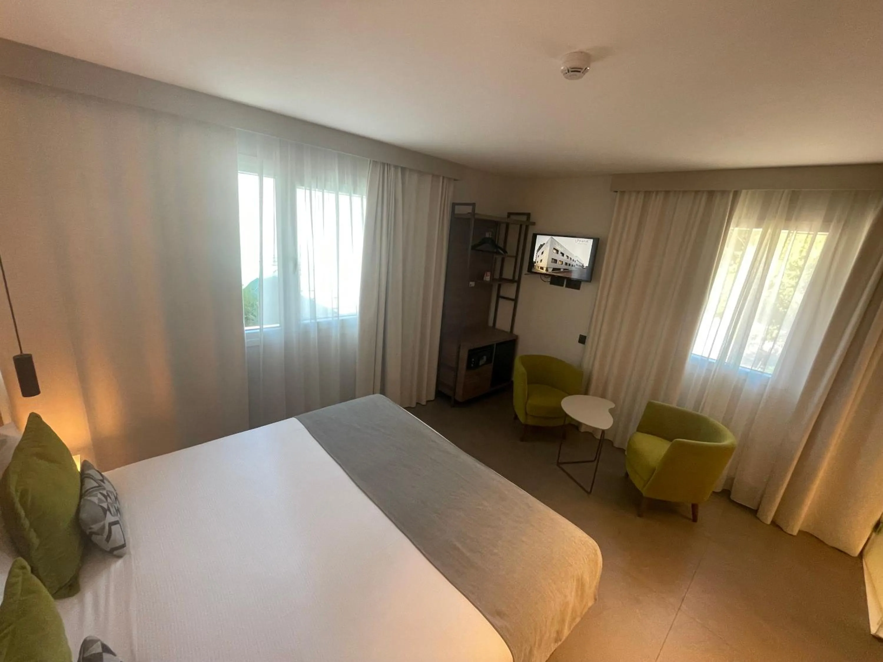 Bedroom, Bed in Urban A+++ Hotel