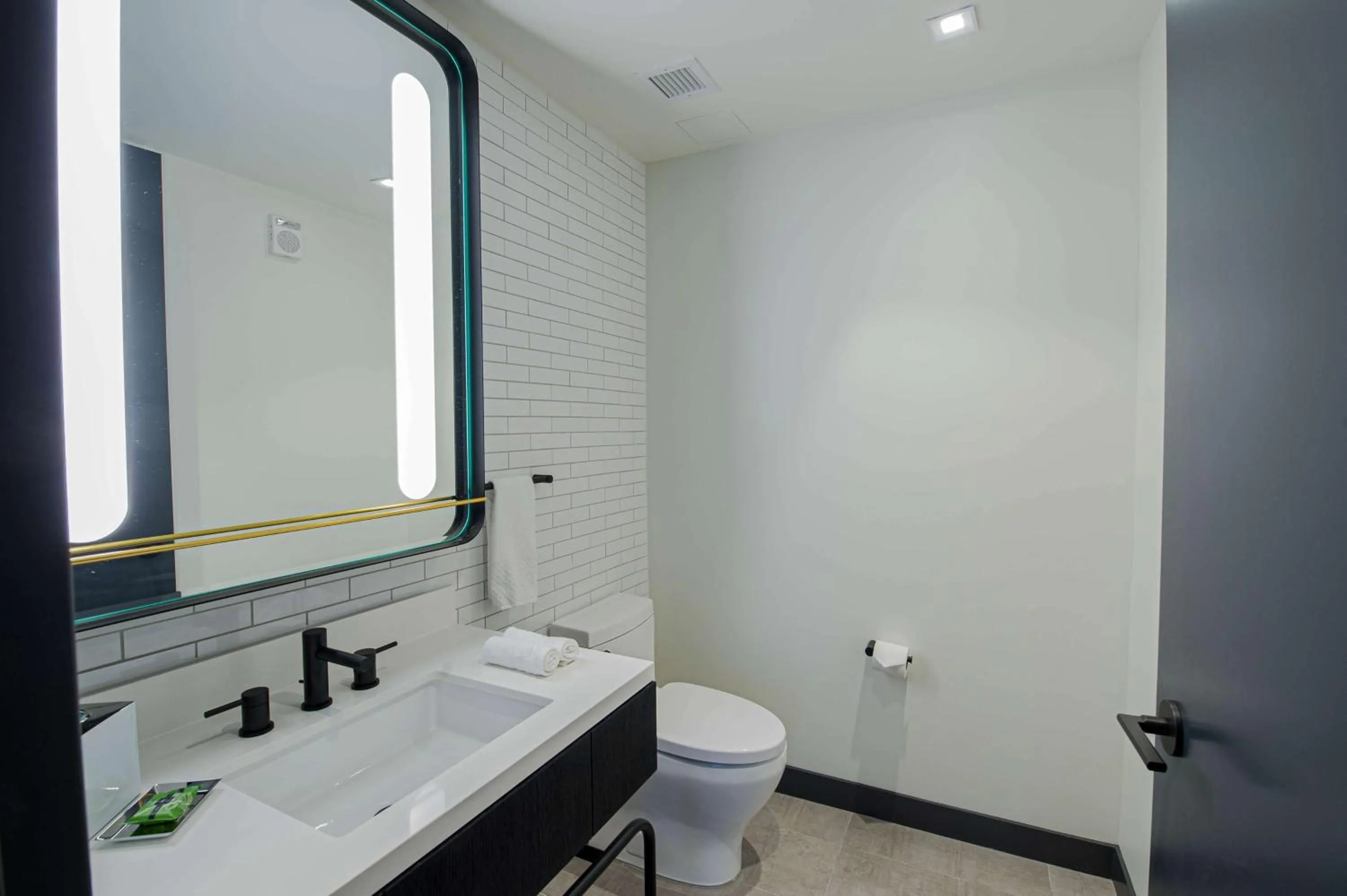 Bathroom in Canopy By Hilton Jersey City Arts District