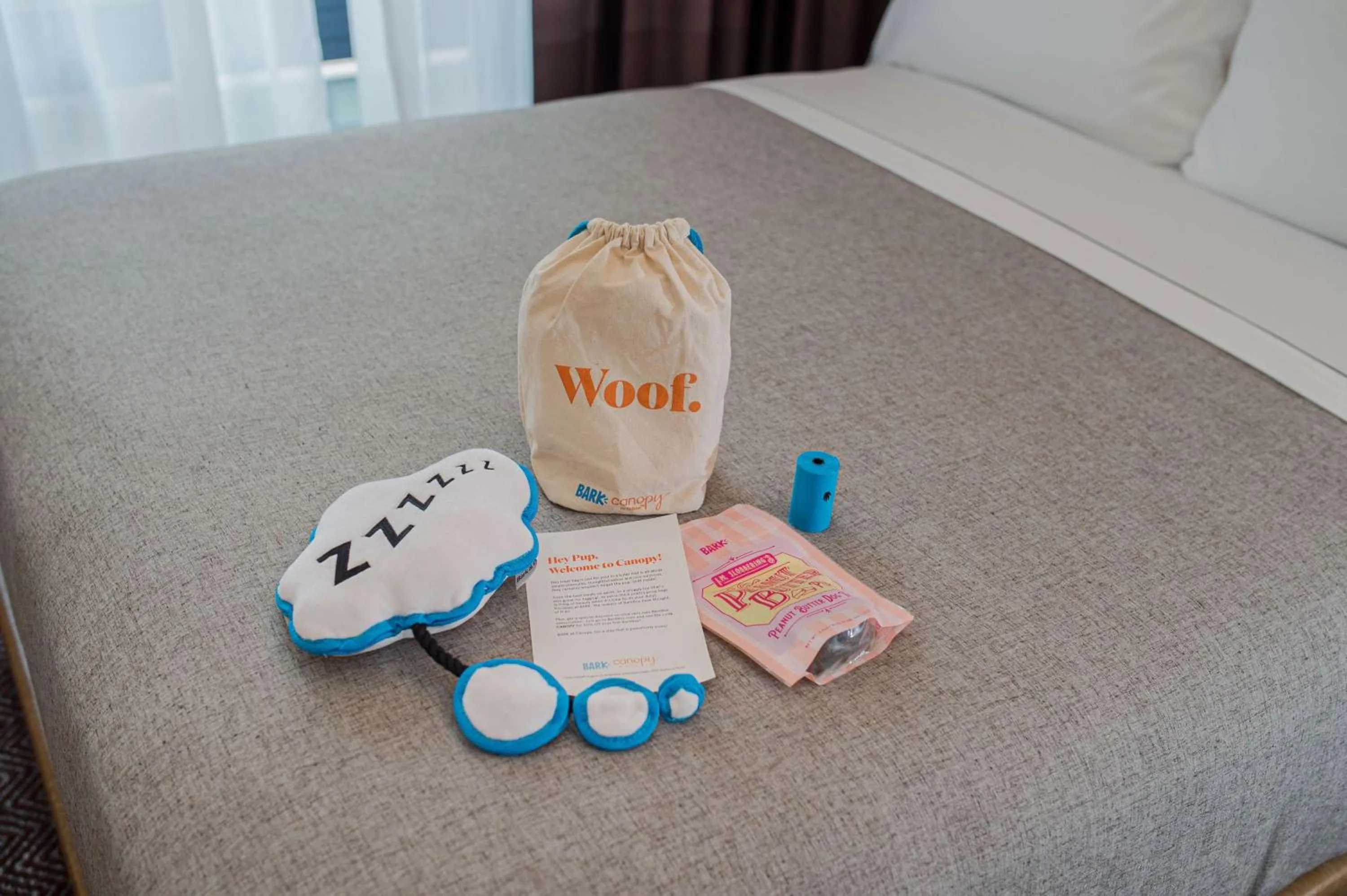 Bed in Canopy By Hilton Jersey City Arts District