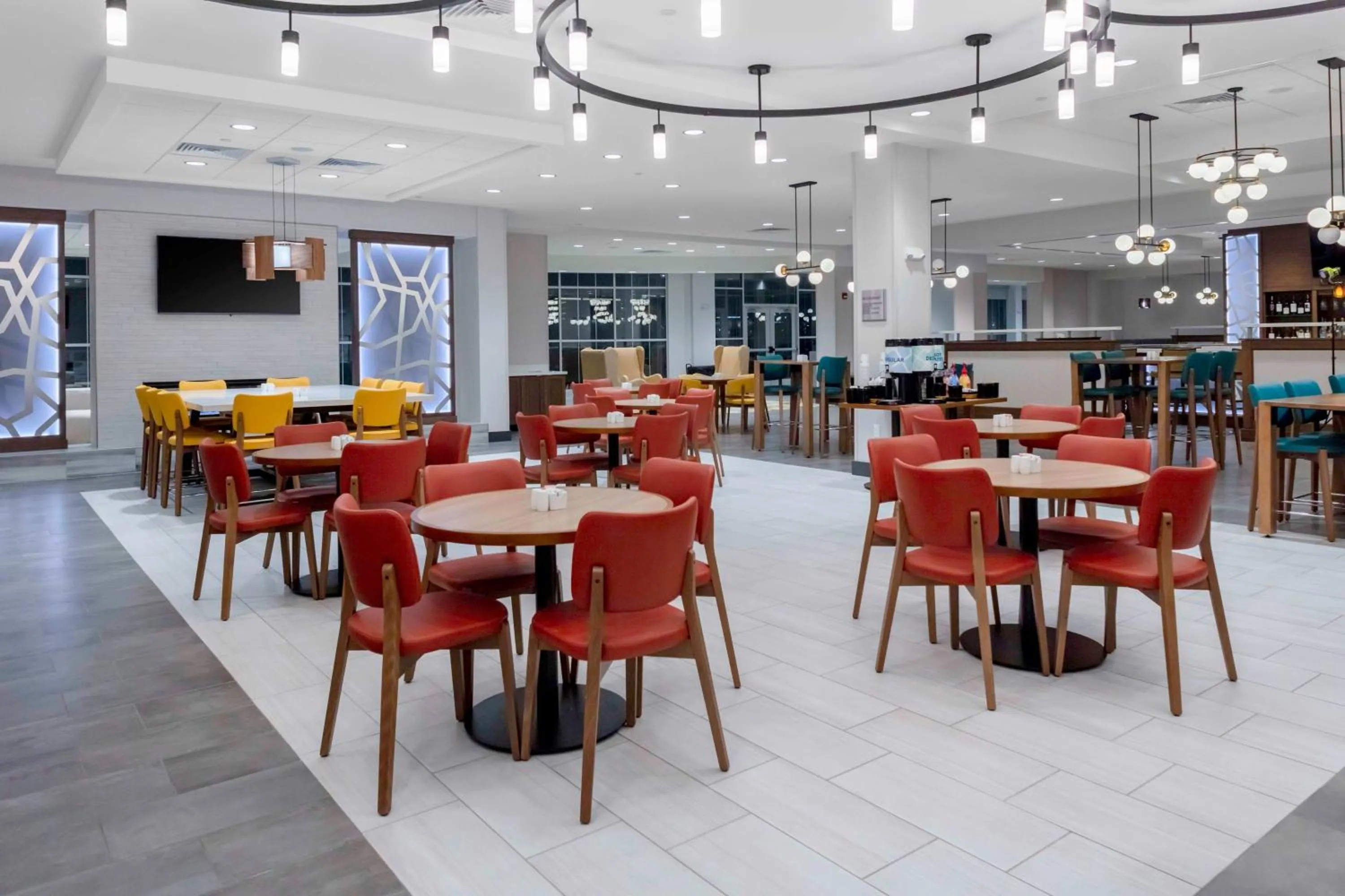 Restaurant/places to eat in Hilton Garden Inn By Hilton Fort Wayne North