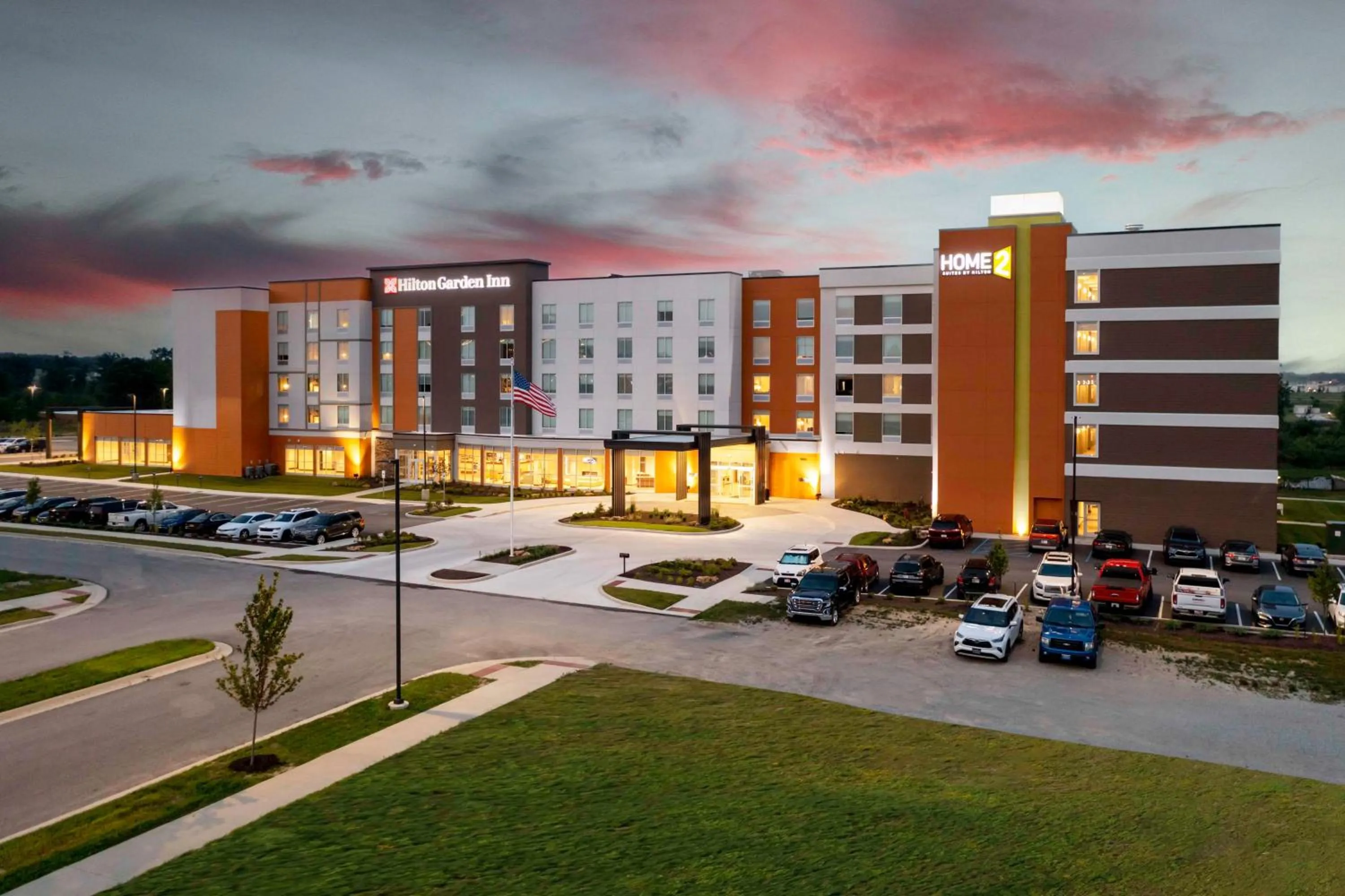 Property building in Hilton Garden Inn By Hilton Fort Wayne North