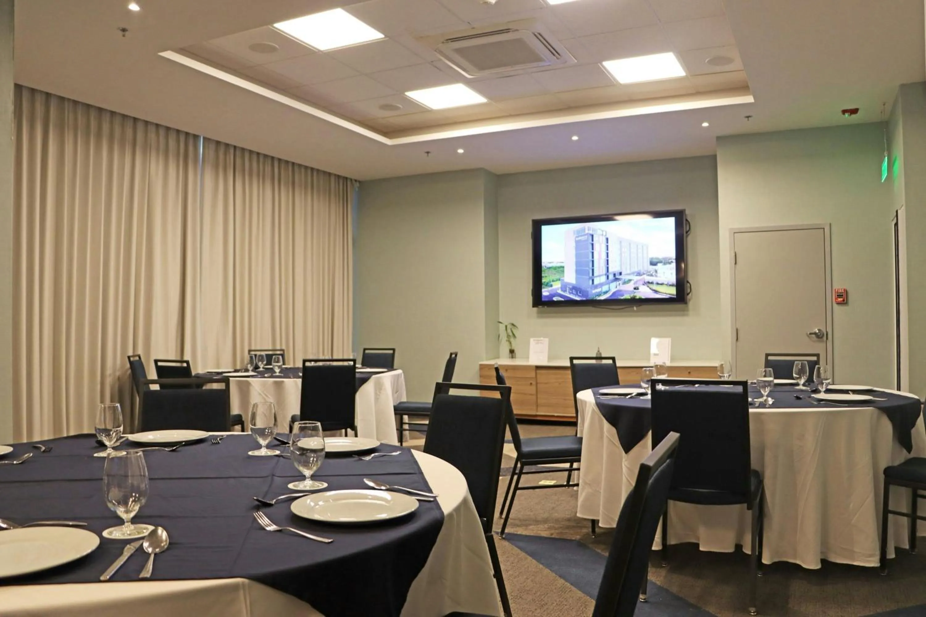 Meeting/conference room in Residence Inn by Marriott Merida