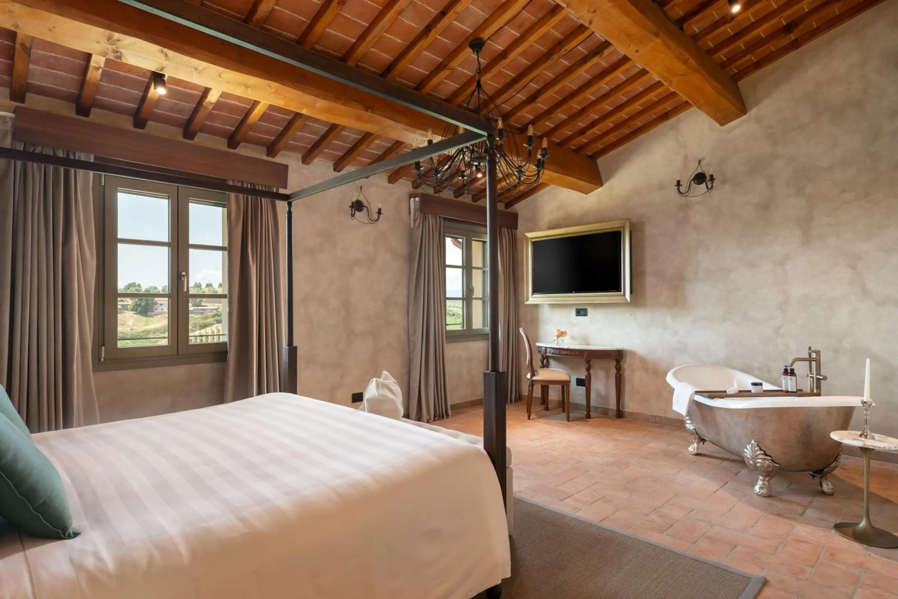 Bedroom, Bed in Villa Petriolo - Small Luxury Hotels of the World