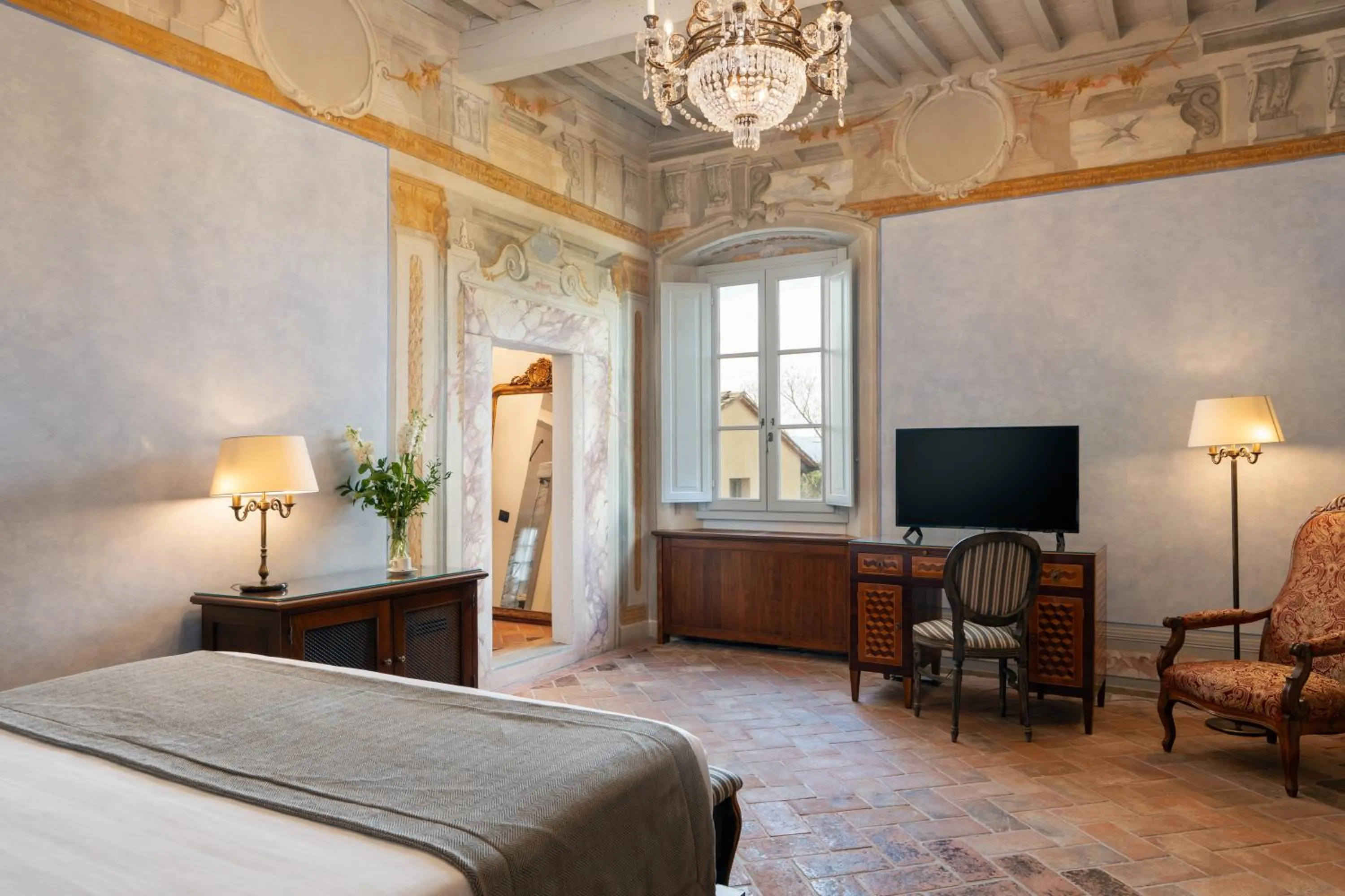 Bed in Villa Petriolo - Small Luxury Hotels of the World