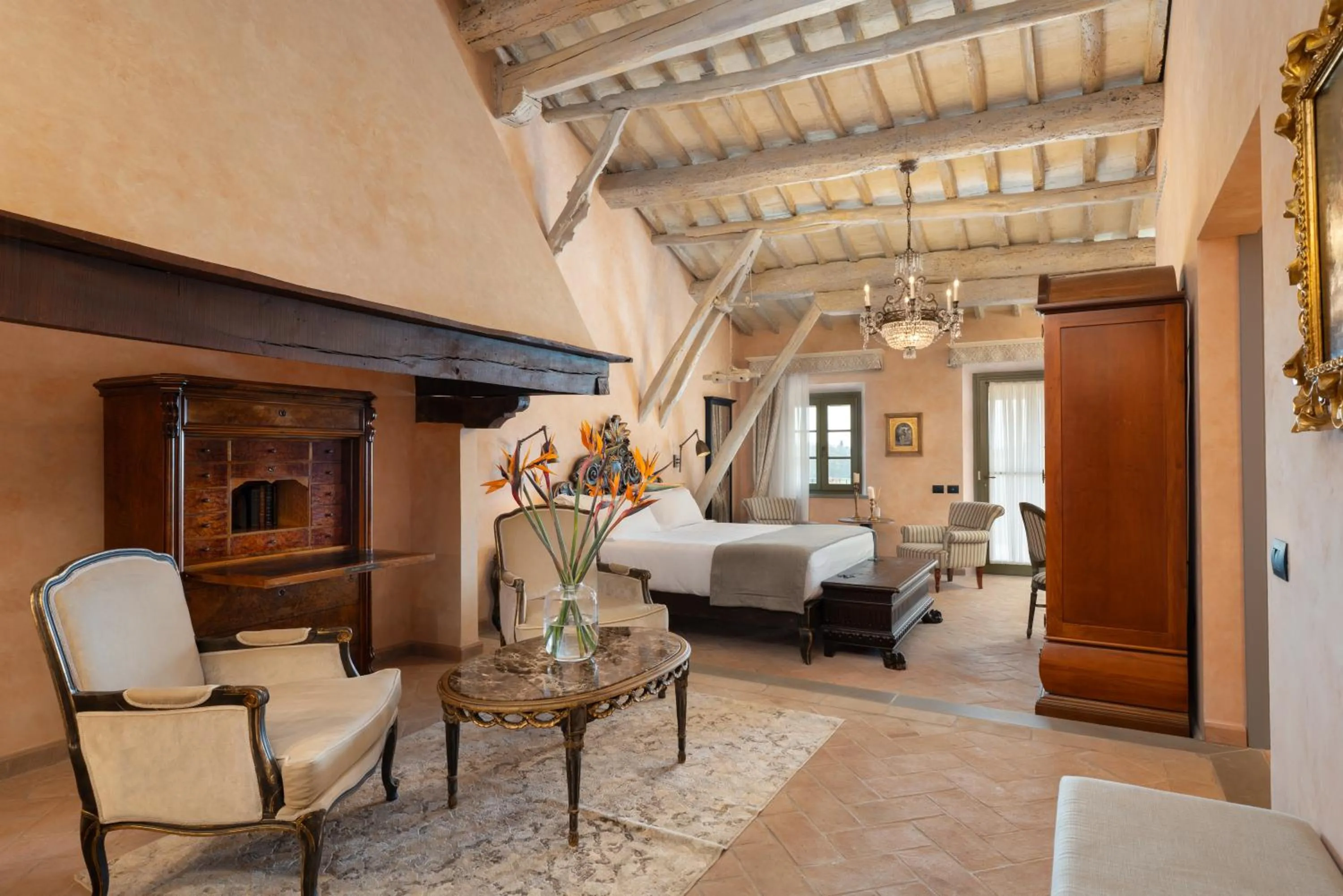 Bed in Villa Petriolo - Small Luxury Hotels of the World