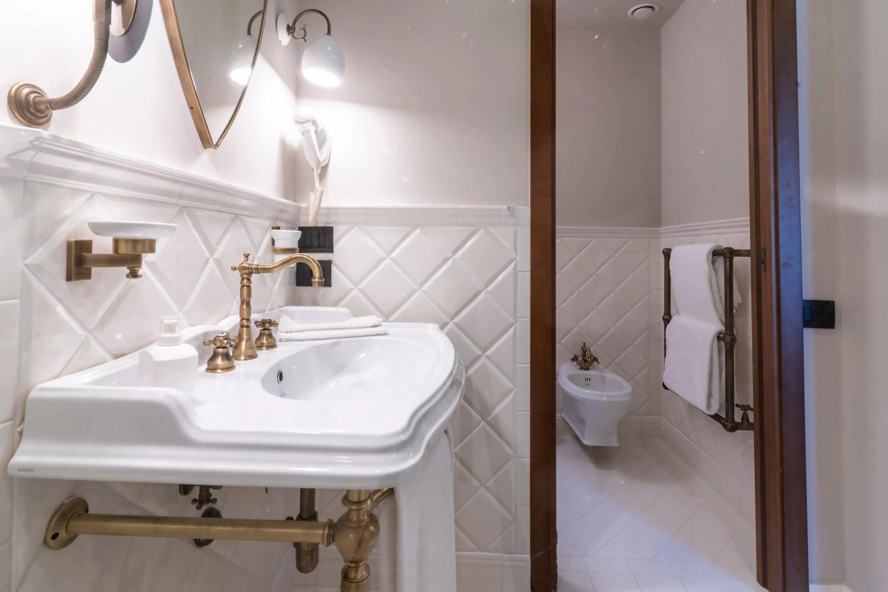 Shower in Villa Petriolo - Small Luxury Hotels of the World