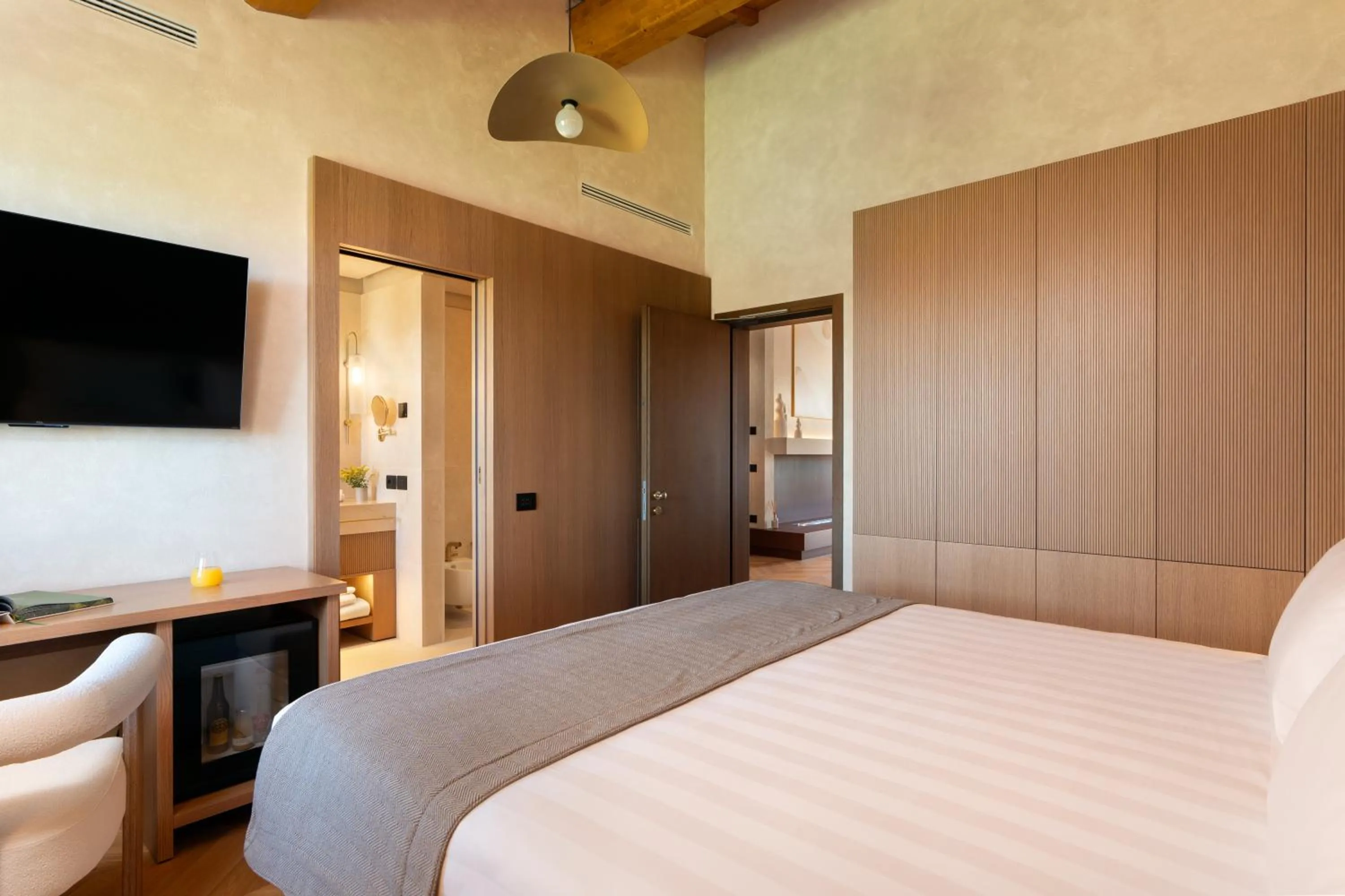 Bed in Villa Petriolo - Small Luxury Hotels of the World
