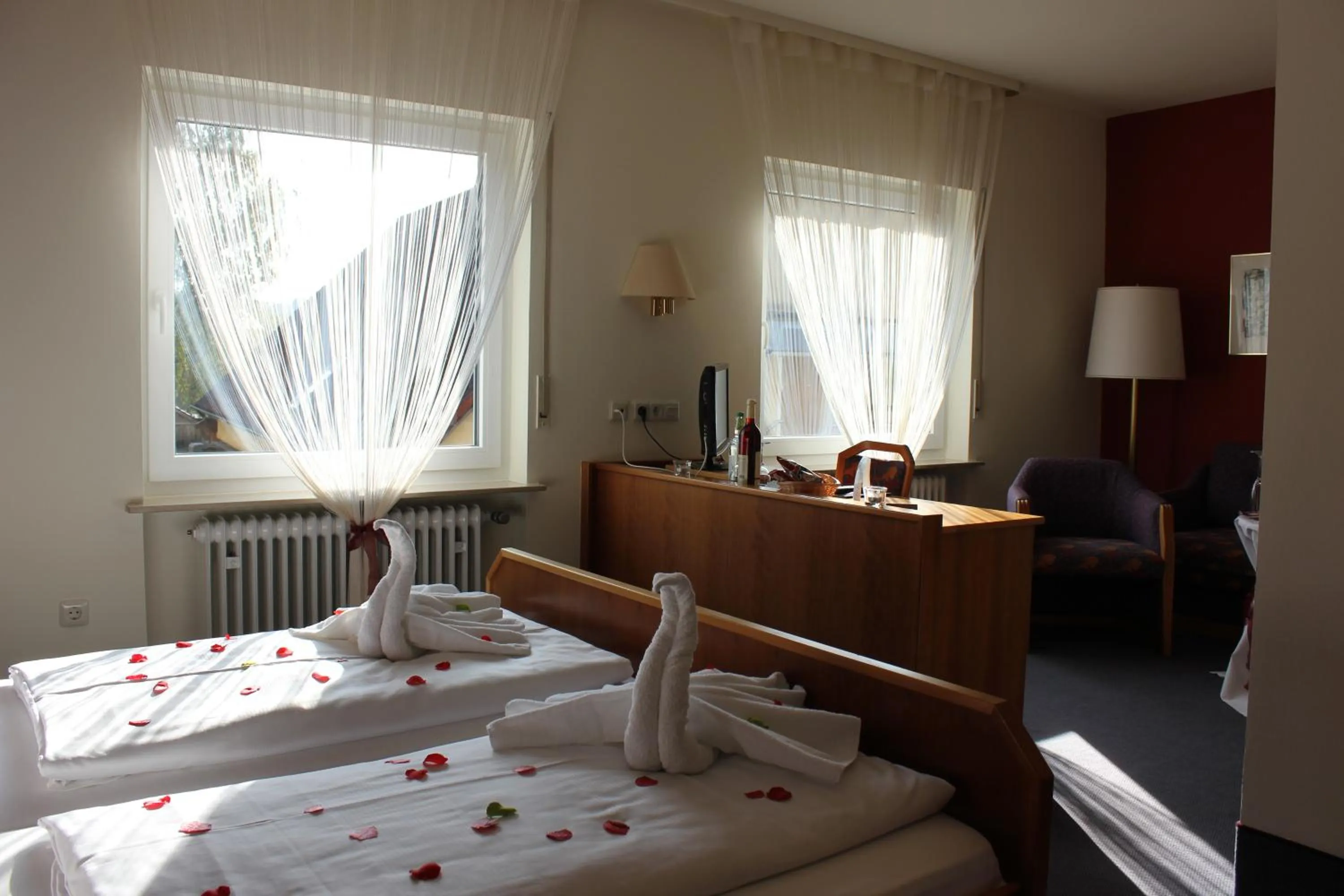 Photo of the whole room, Bed in Landhotel zum Böhm