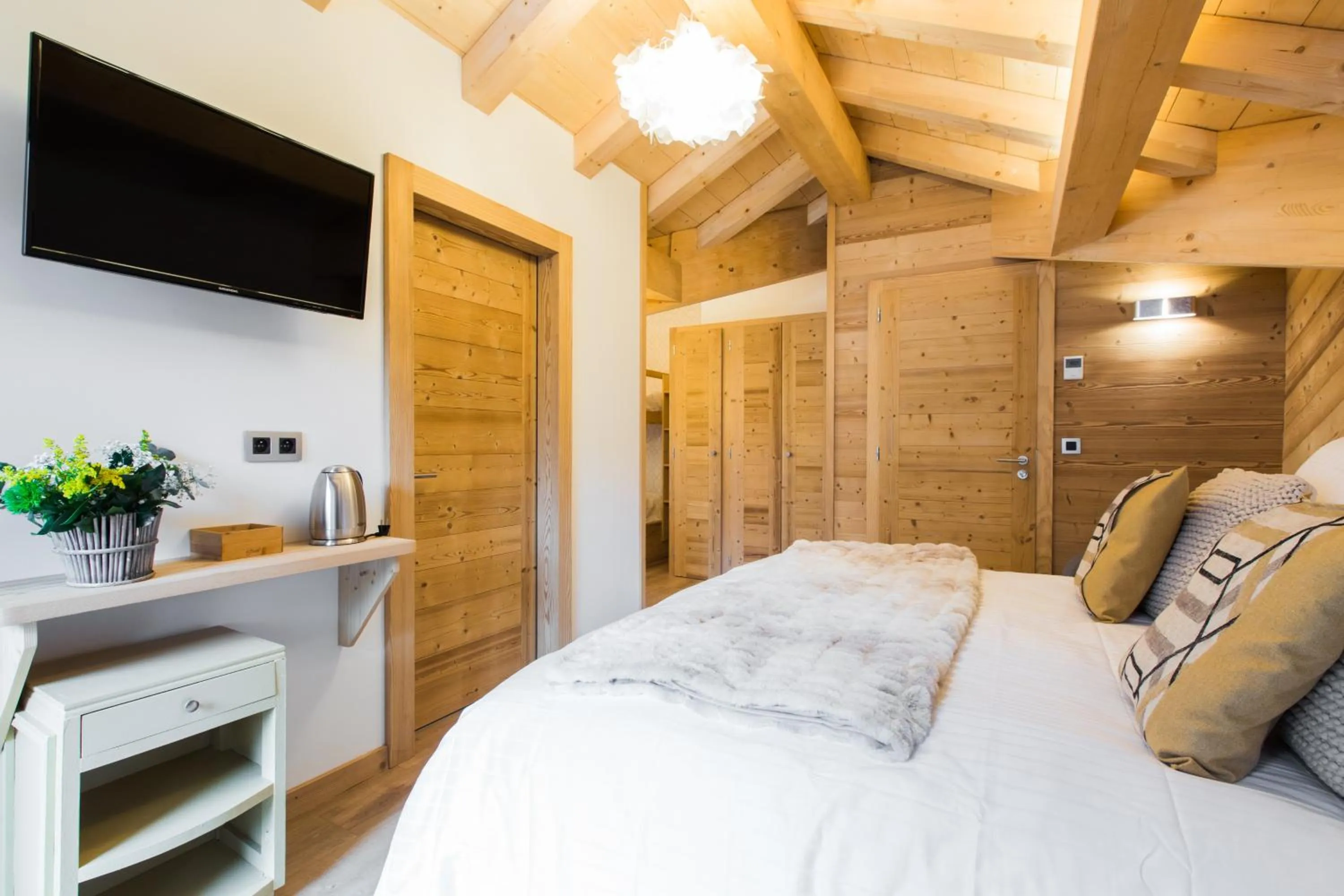 Bedroom, Bed in Chalet sur les monts Morzine