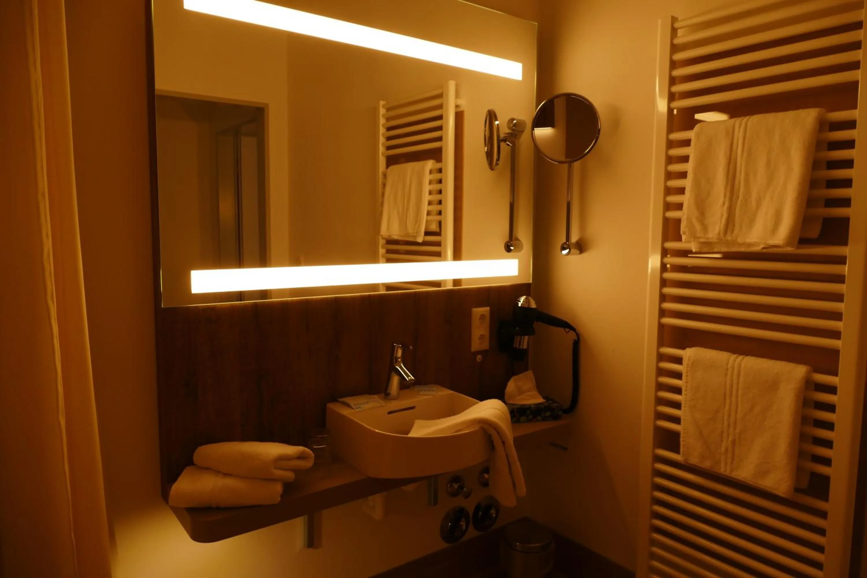 Bathroom in Meyn's Apartments & Hotel