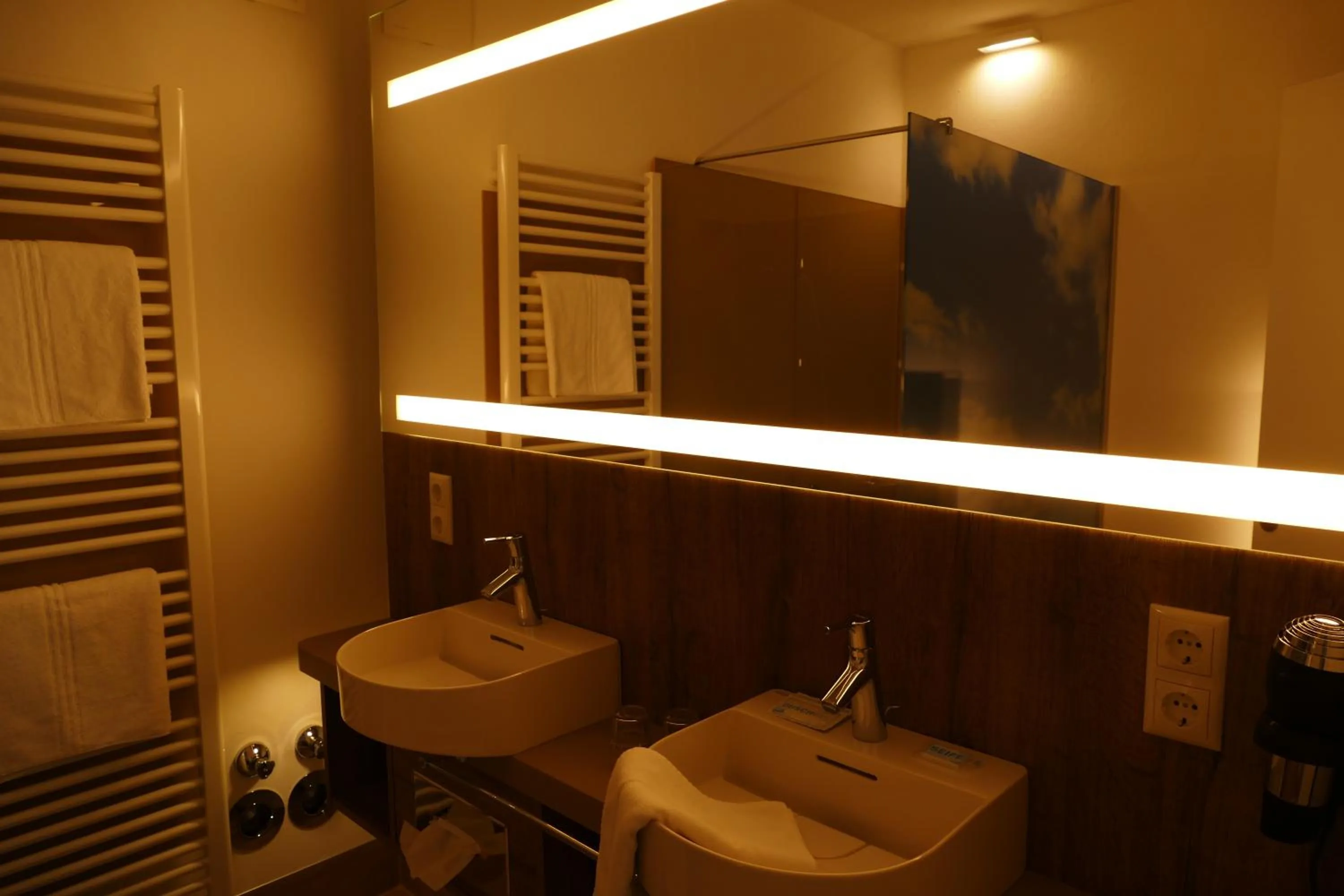 Bathroom in Meyn's Apartments & Hotel