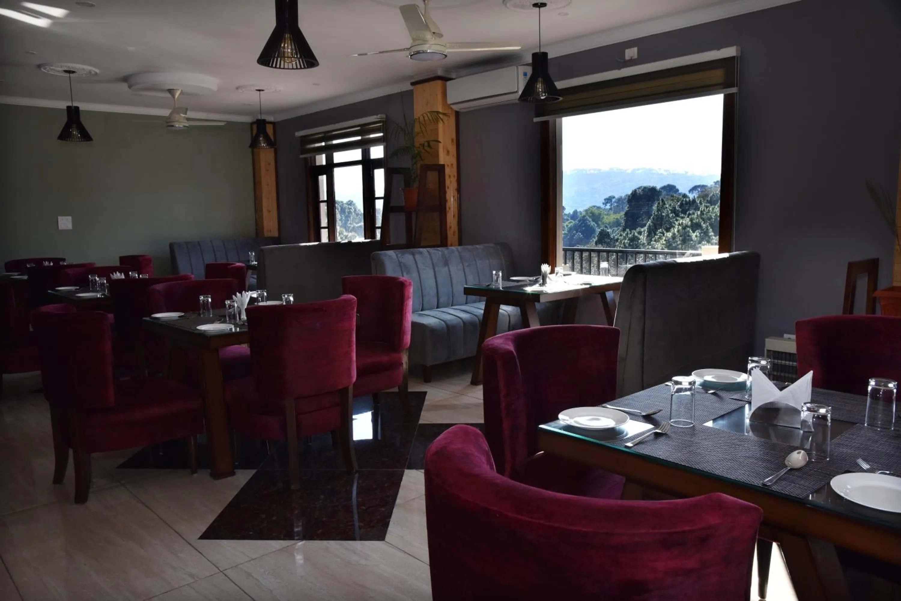 Restaurant/places to eat in Mastiff Wildcrest Dharamshala Chamunda Devi Temple