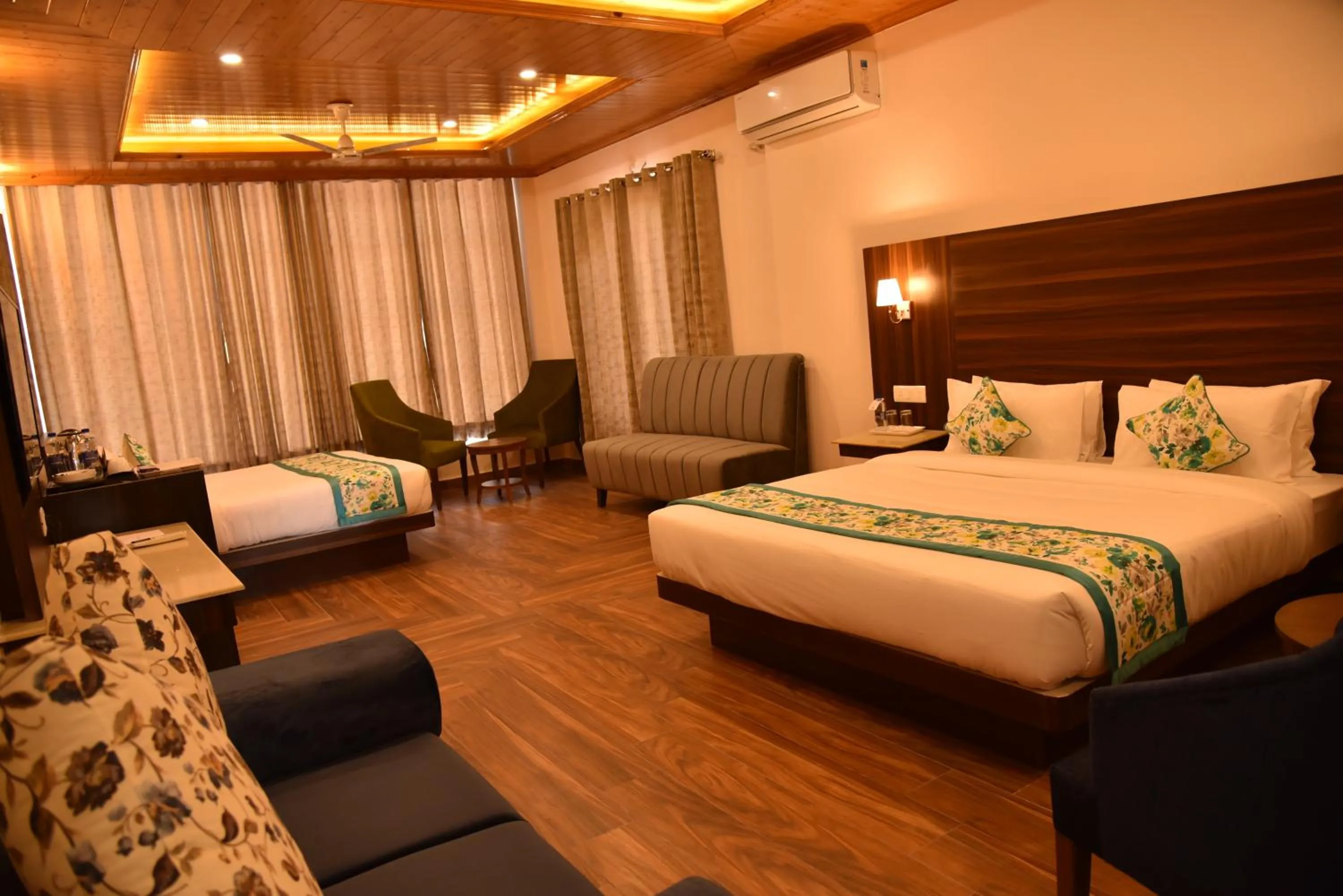 Photo of the whole room, Bed in Mastiff Wildcrest Dharamshala Chamunda Devi Temple