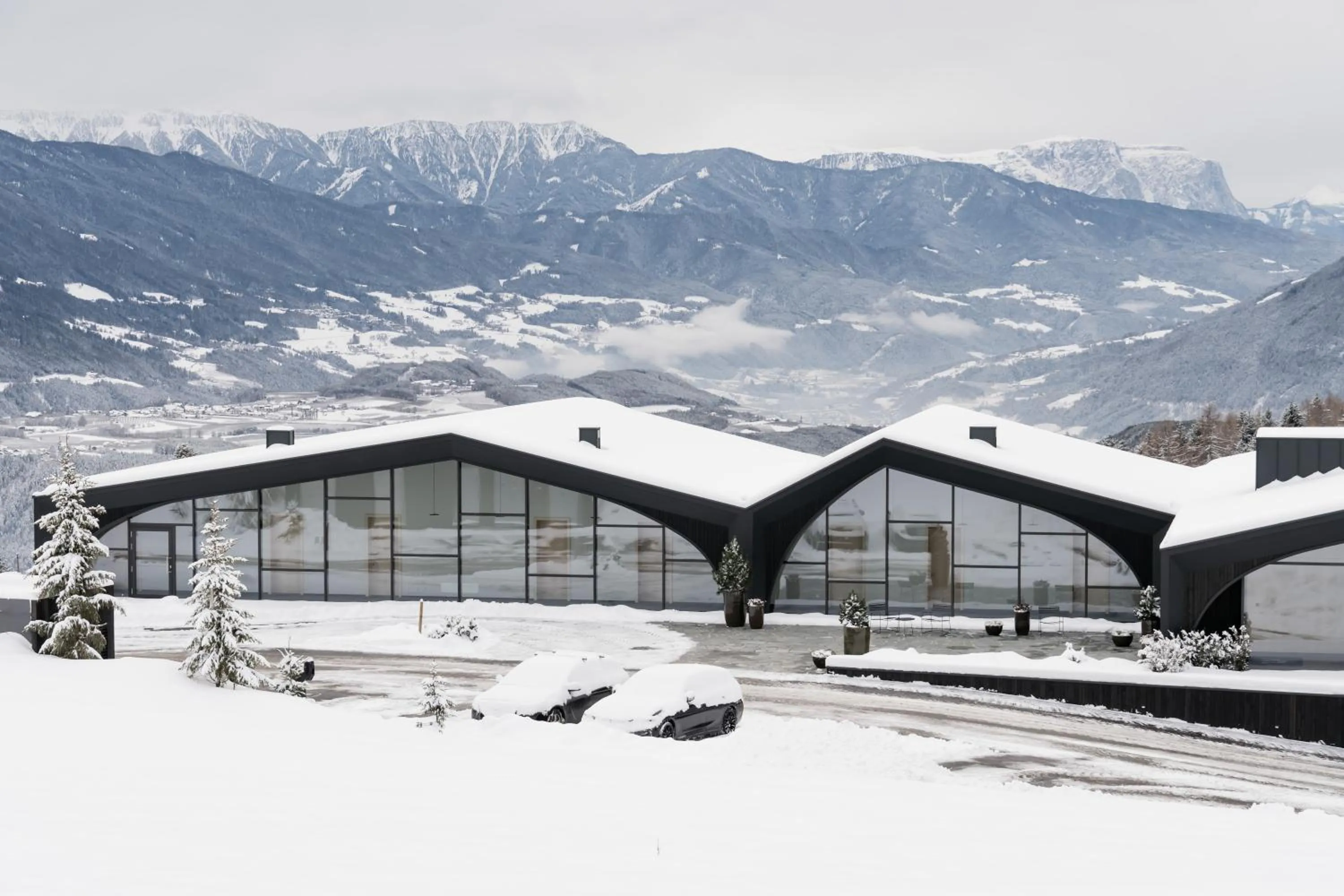 Property building in Hotel Milla Montis