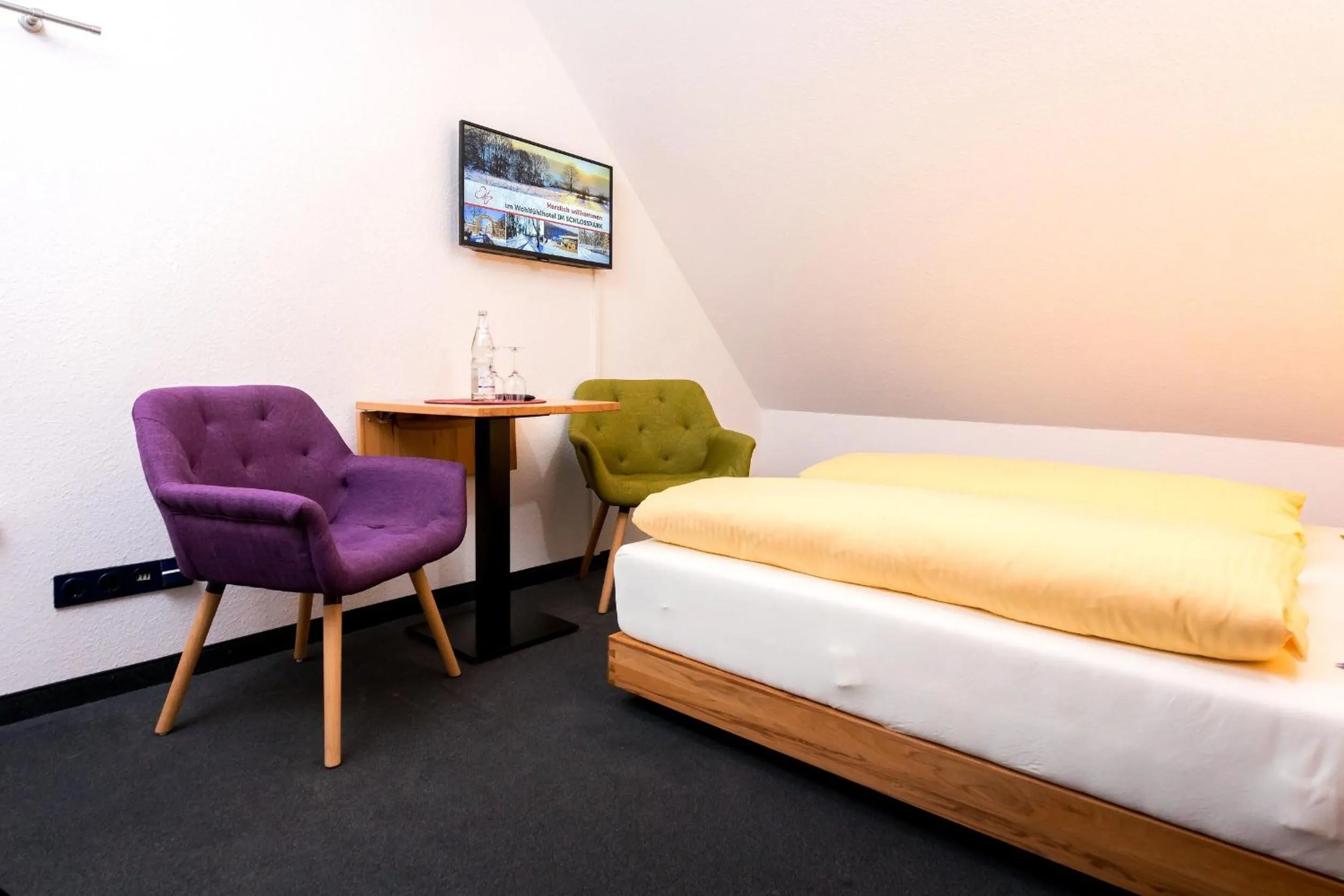 Bed in Wohlfühlhotel IM SCHLOSSPARK - Self CheckIn